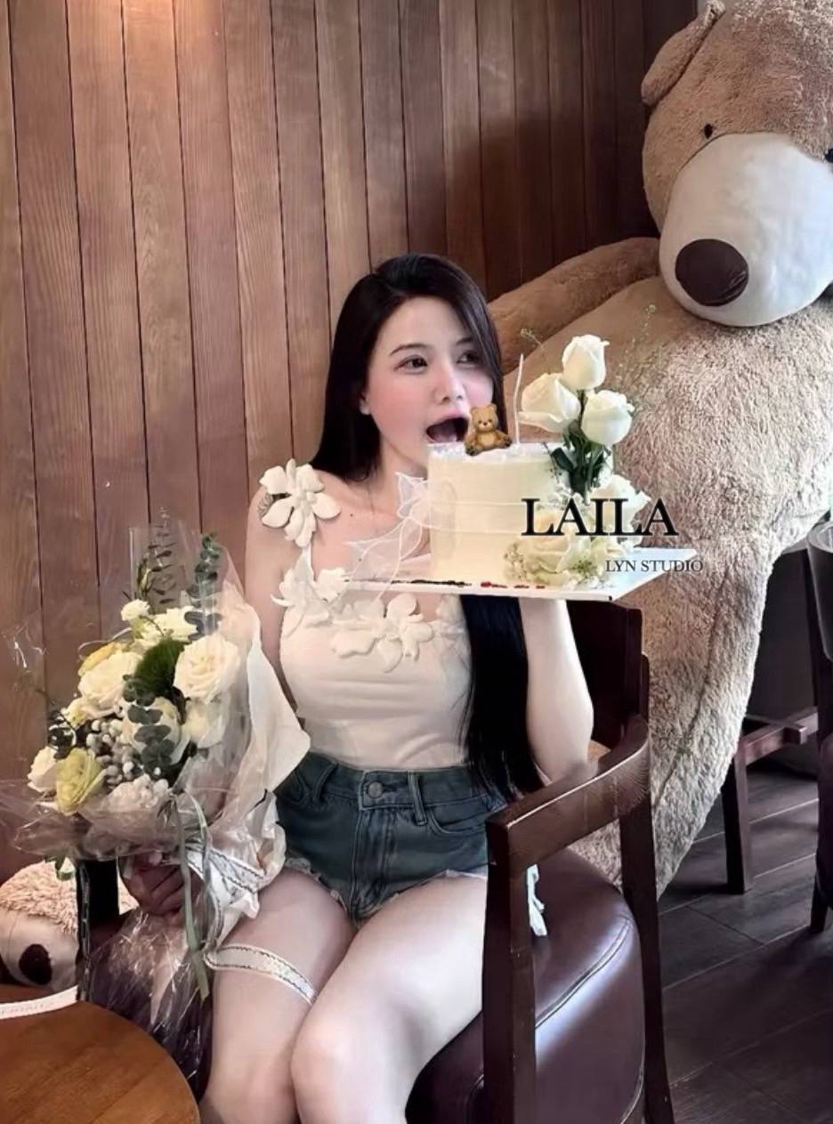 SETเสื้อ+กางเกง เสื้อสายเดี่ยวงานทรงสวยดีไซน์แต่งอะไหล่ดอกไม้ช่วงอกและสายเสื้อ มาในโทนสีขาวเรียบหรู มาพร้อมกางเกงขาสั้นงานยีนส์แท้💯 โทนสีฟอกเข้ม **งานแฟชั้นนำเข้า by laila** #byLaila #ชุดเซ็ท #เสื้อสีขาว #เสื้อสายเดี่ยว #กางเกงยีนส์ #แฟชั่นเวียดนา