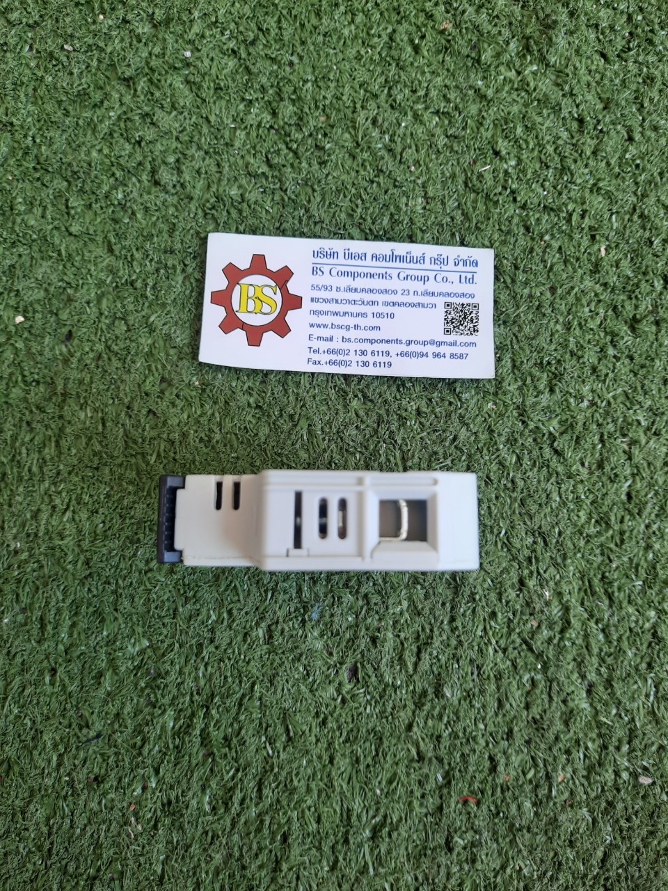 EATON BUSSMANN : DIN RAIL FUSE HOLDER WITH INDICATOR, CHPV1IU 30A, 1000Vdc, SCREW 10x38mm.