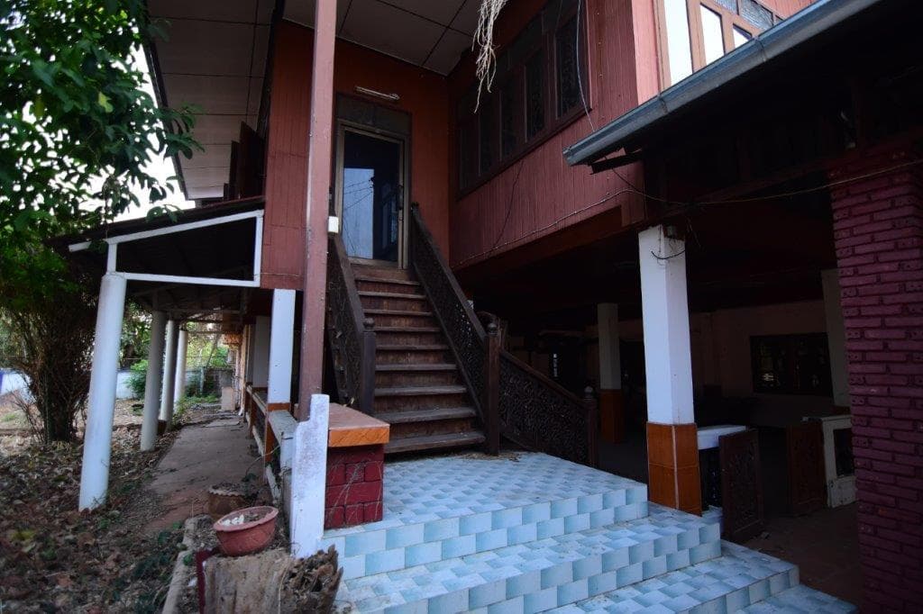 ด่วนขายบ้านพร้อมที่ดิน 1 ไร่ราคาถูกที่สุดพร้อมเข้าอยู่ใกล้ถนนใหญ่ 350 เมตร ใกล้ธนาคารออมสินเด่นชัย 528 เมตร