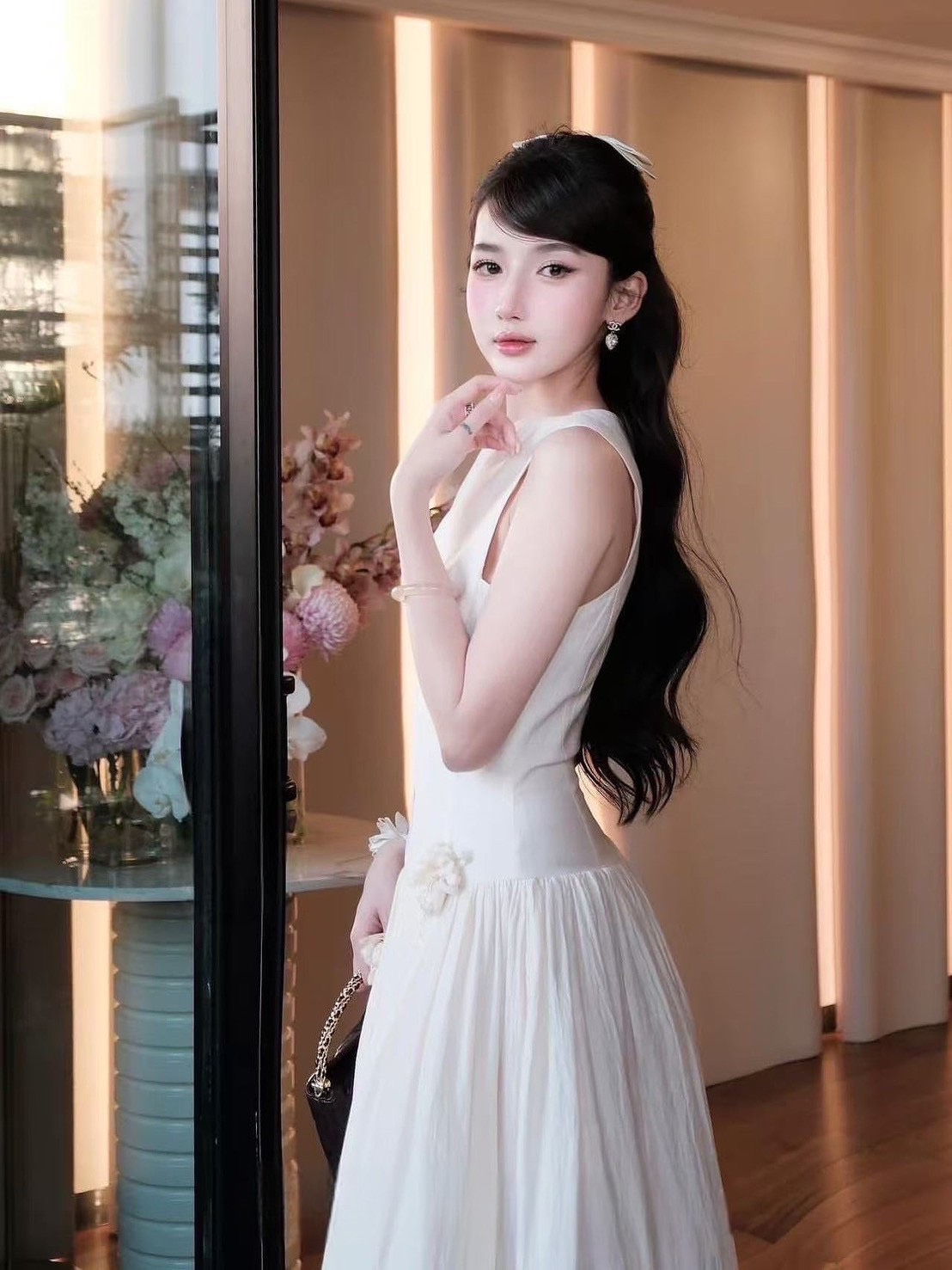 เดรสแขนกุดตัวยาวสีขาวช่วงกระโปรงผ้าตาข่ายสีขาวฟูฟ่อง ปักดอก 3D ใส่แล้วโลกสดใสมากๆค่ารุ่นนี้ ใส่vacayถ่ายรูปกับแก๊งค์เพื่อนๆไม่มีผิดหวังเลยค่า