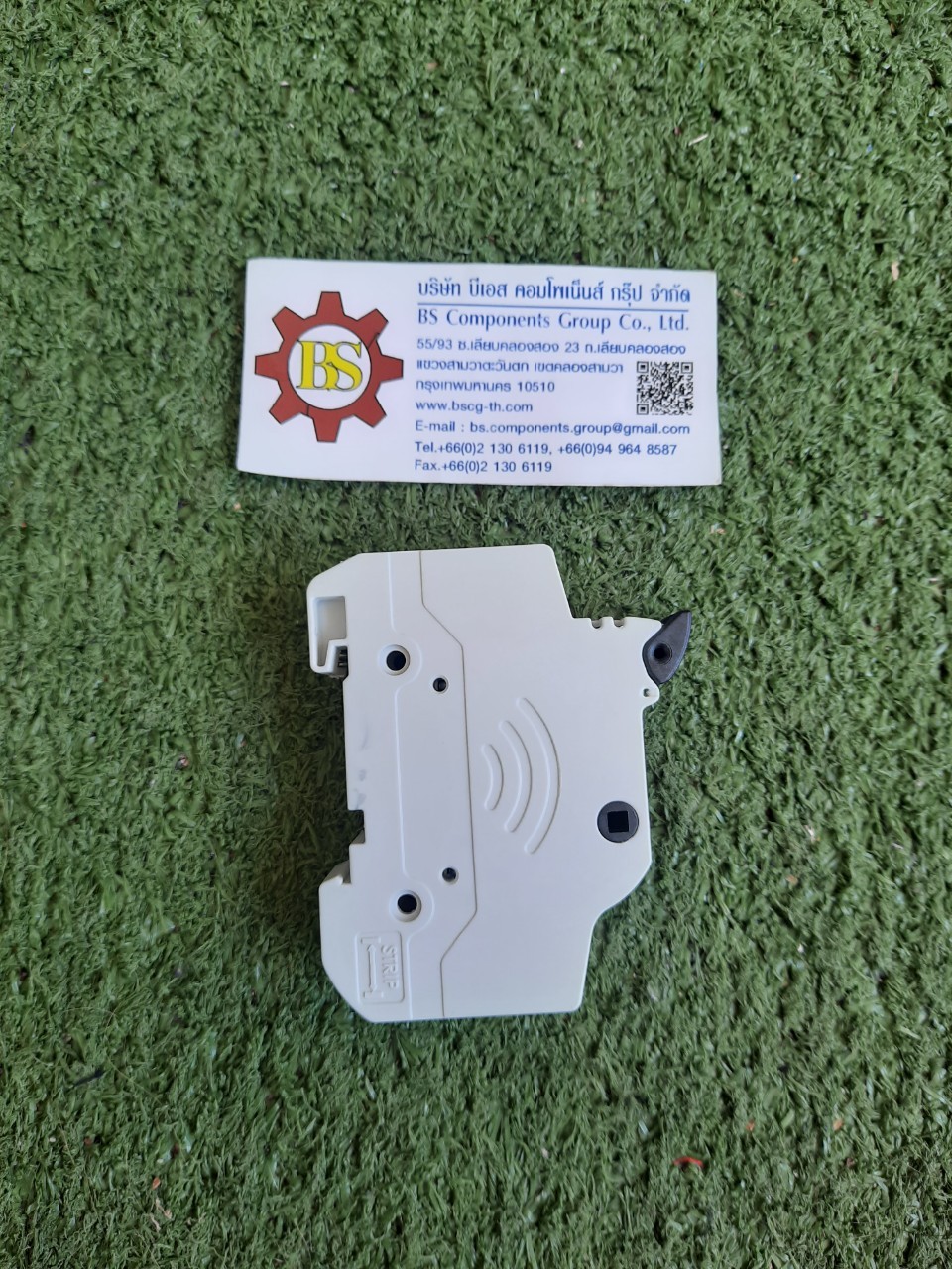 EATON BUSSMANN : DIN RAIL FUSE HOLDER WITH INDICATOR, CHPV1IU 30A, 1000Vdc, SCREW 10x38mm.