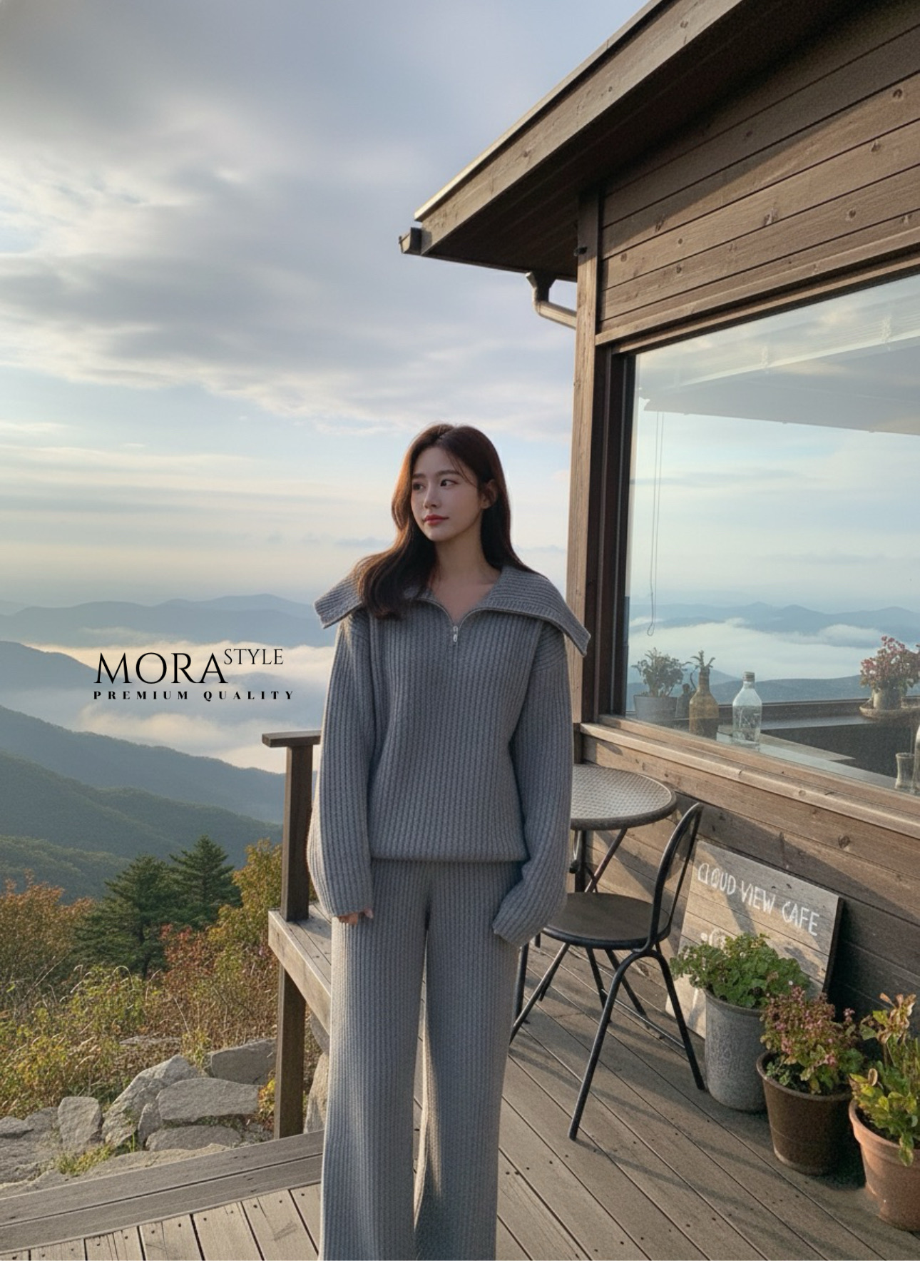 เซ็ท 2 ชิ้น เสื้อไหมพรมแขนยาวมีซิปรูดช่วงคอ มาพร้อมกับกางเกงขายาวผ้ายืดหยุ่นใส่สบาย เป็นงานไหมพรหมผ้าร่องทั้งเซ็ท เป็นอีกหนึ่งคอลเลคชั่นแนะนำสำหรับหนาวนี้เลยค่าาา