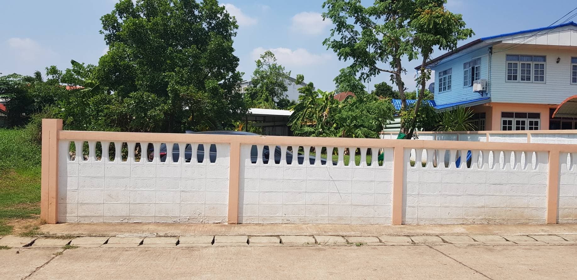 ขายที่ดินราคาถูกที่สุดมีรั่วรอบขอบชิดพร้อมสร้างบ้านอยู่อาศัย108ตารางวา