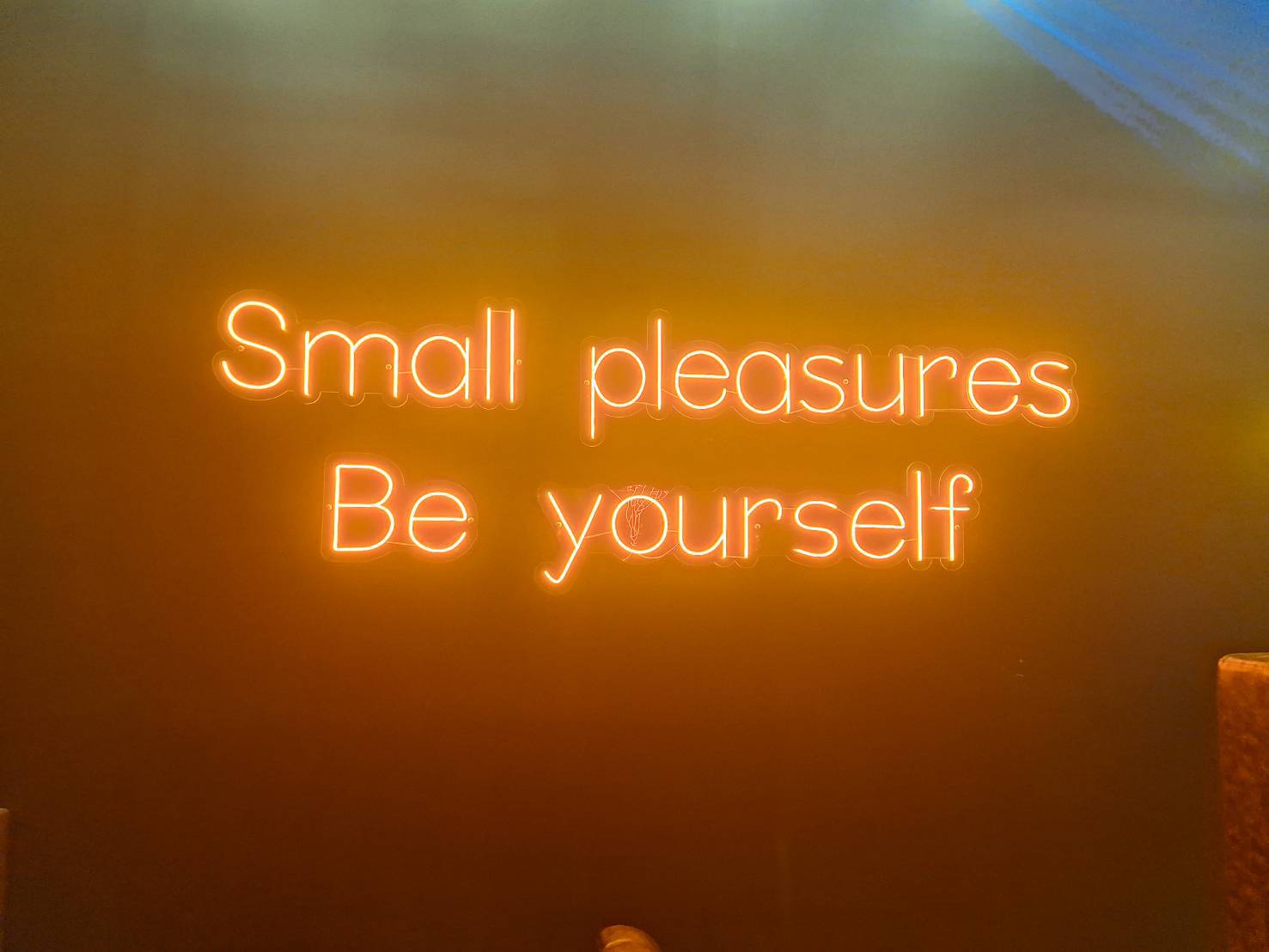 ป้ายไฟนีออนดัดledflex ป้ายไฟตกแต่งร้าน