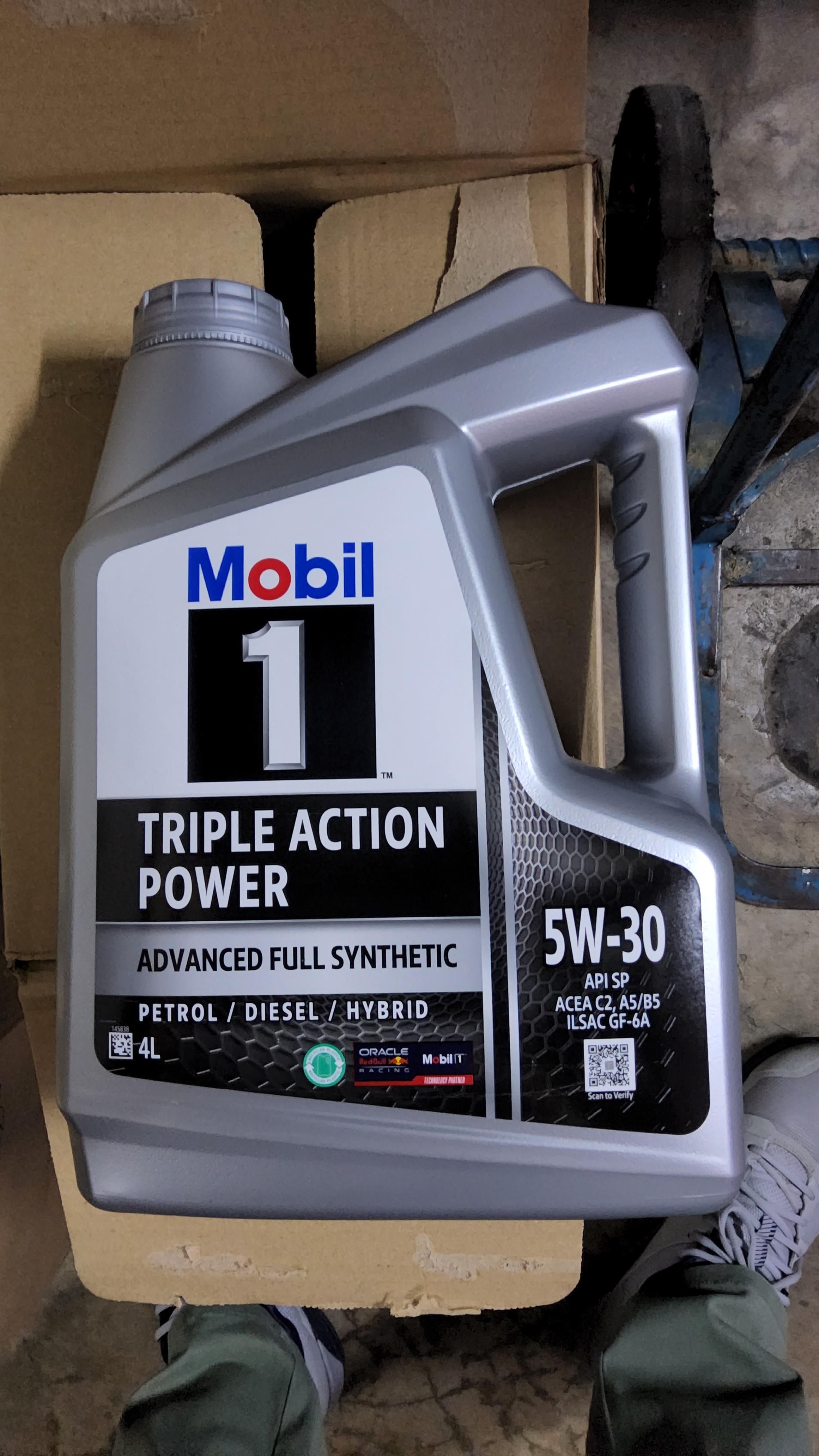 น้ำมันเครื่องเบนซิน MOBIL 1 SAE 5w-30 สังเคราะห์ 100% ขนาด 4 ลิตร