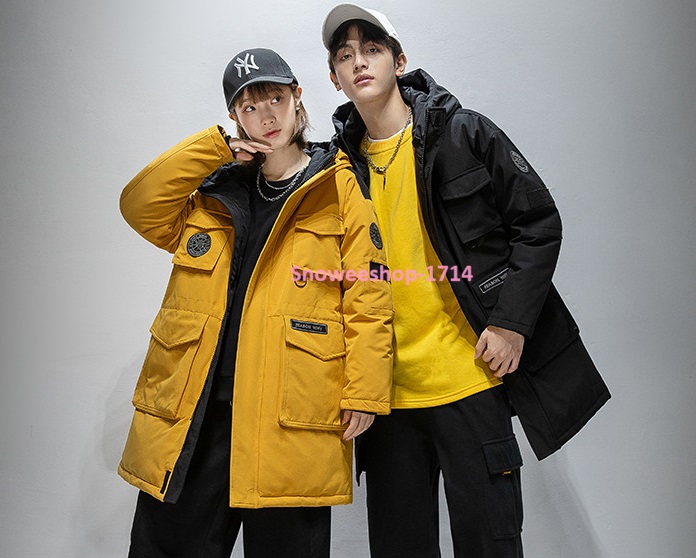 Big Goose Down Jacket เสื้อแจ็คเก็ตกันหนาวสำหรับผู้ชายและผู้หญิงขนาดยาวปานกลาง บุในขนเป็ดสังเคราะห์ ผ้าฝ้ายผสมเส้นใยโพลีเอสเตอร์ทอหนาพร้อมเคลือบสารสะท้อนหยดน้ำ กันหนาวอุณหภูมิติดลบ มี 4 สี