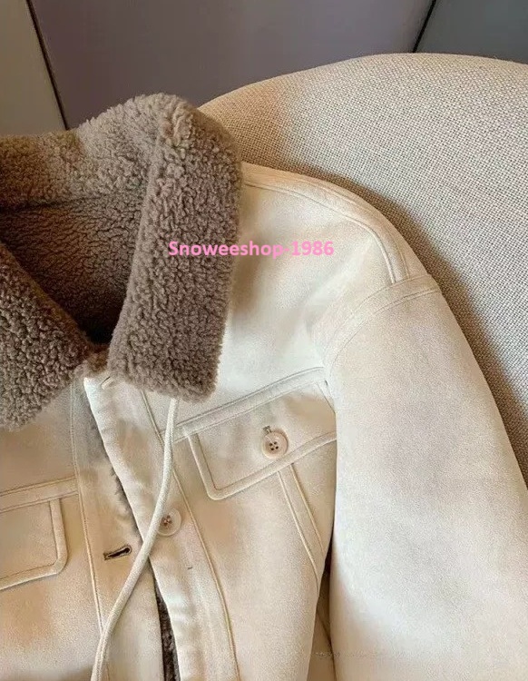 สายเกาเตรียมกรี๊ด! แจ็คเก็ตขนแกะสังเคราะห์หนังกลับสุดคิ้วท์ ทรงโอเวอร์ไซส์ ใส่แล้วดูตัวเล็ก! ใส่คลุมเที่ยวชิคๆ ฤดูใบไม้ร่วงก็ปัง หน้าหนาวก็อุ่น~ สวย อบอุ่น ไม่แพ้เกาหลี! แมตช์ง่าย ใส่ได้ทุกวัน ใครเห็นก็ต้องหันมอง ขนนุ่มมาก ใส่แล้วละมุนเหมือนกอดหมอน ถ่ายรู