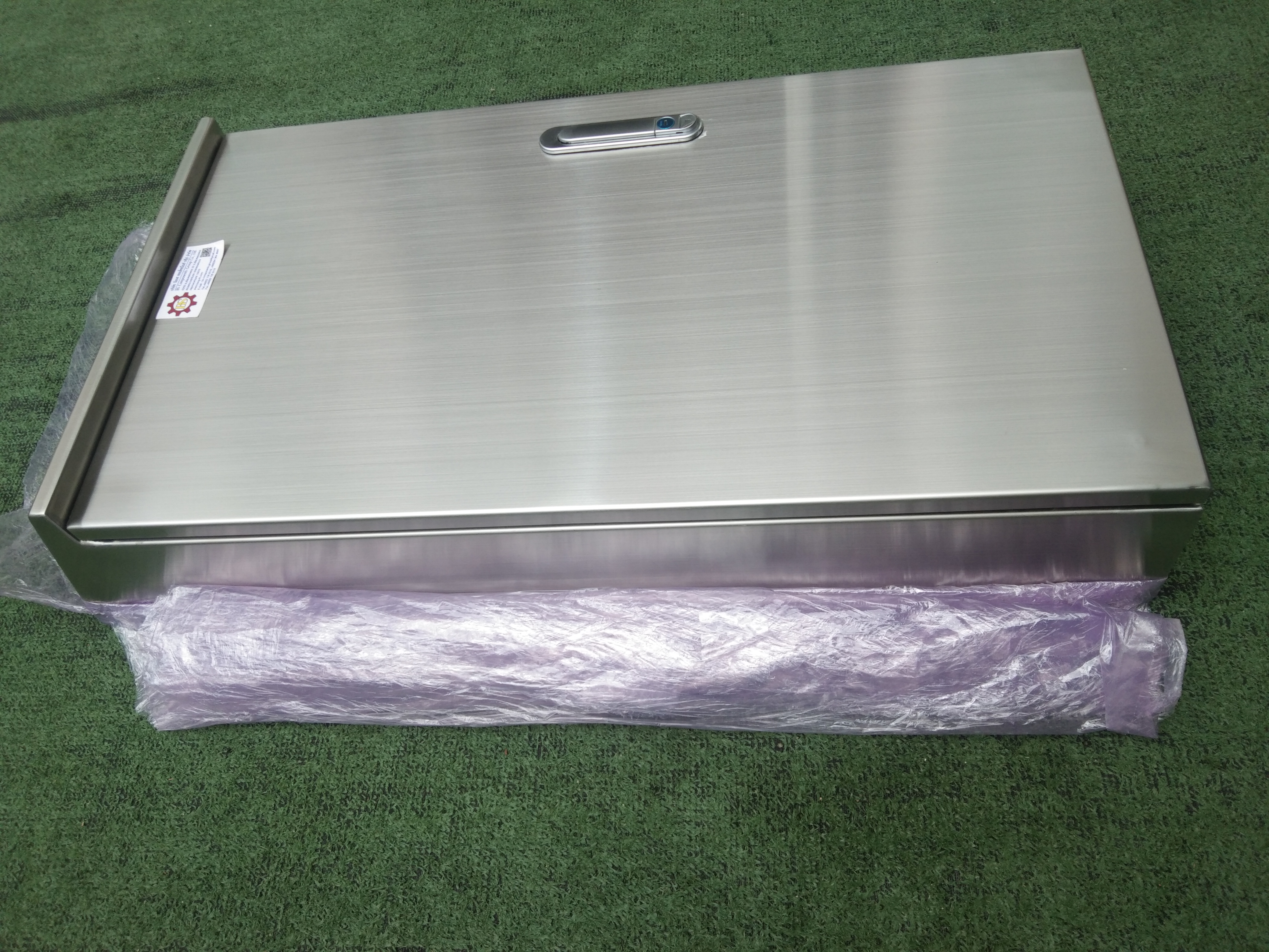 Main LUG 250A ตู้สแตนเลส 304 มีหลังคาสโลป W450xH800xD152mm. (36ช่อง)