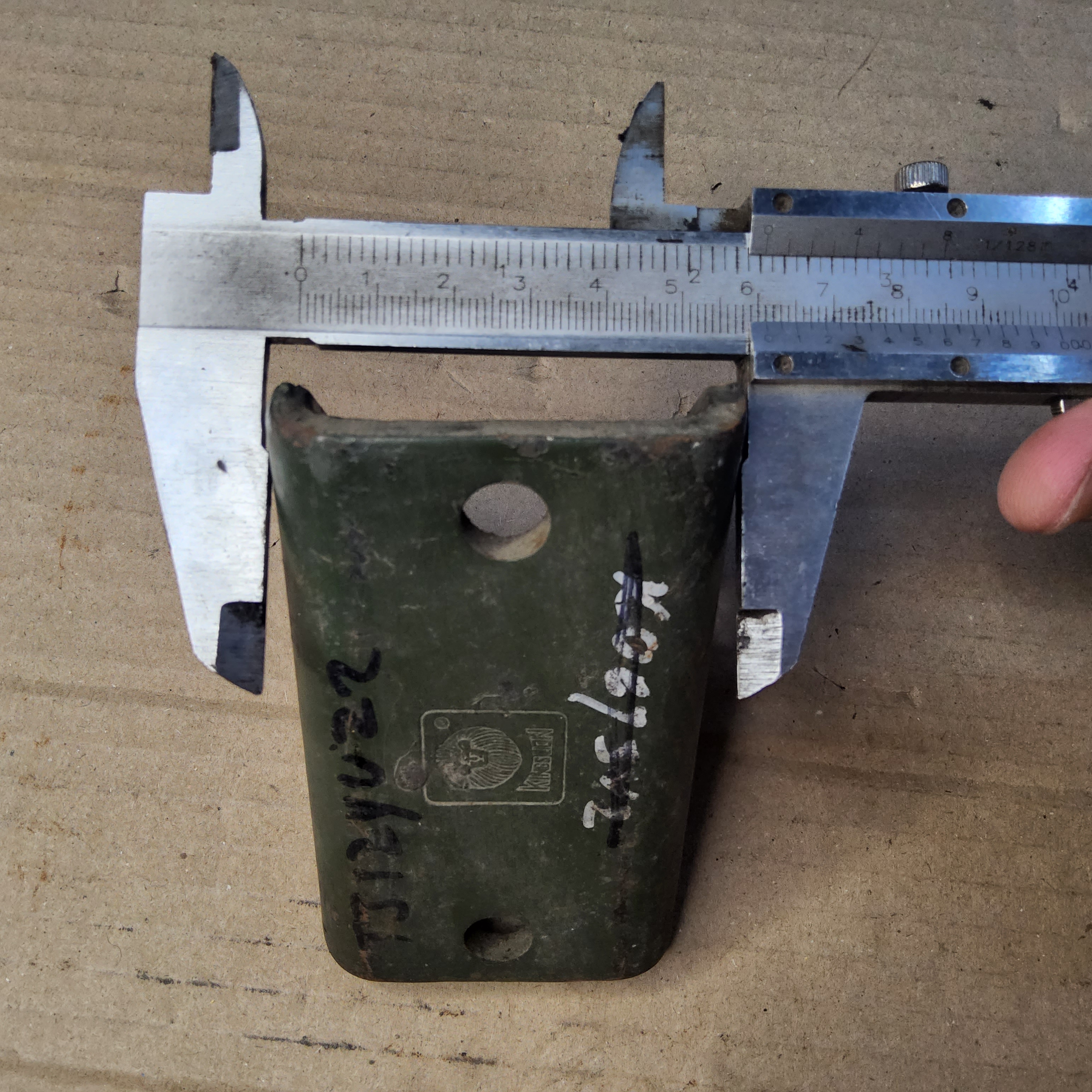 บ็อกแหนบ ติดคัดซี่ Jeep จี๊ป เล็ก วินลี่ CJ5 CJ6 CJ7 ตัวหนา [ 6 มม ]