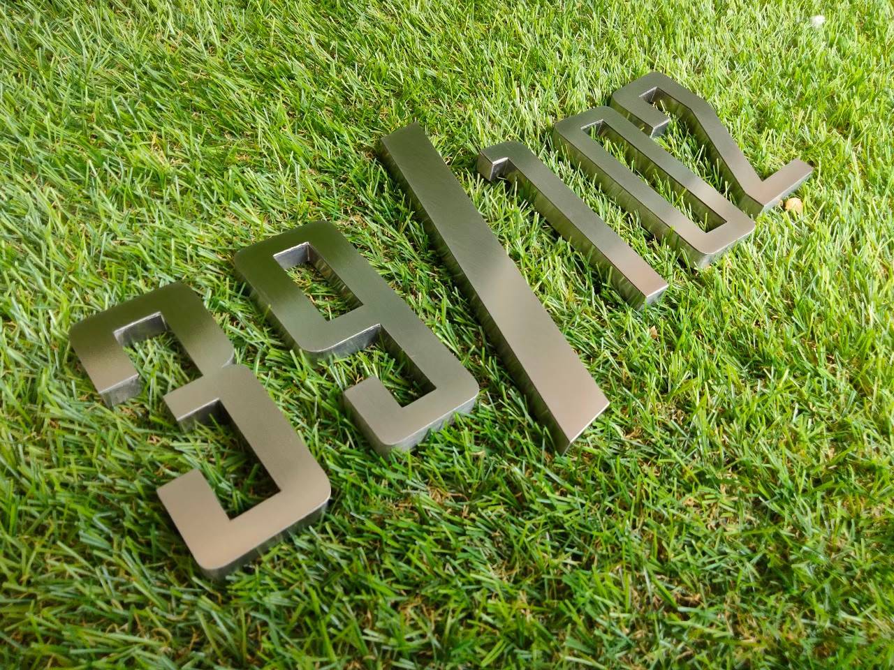 ป้ายบ้านเลขที่ อักษรโลหะ