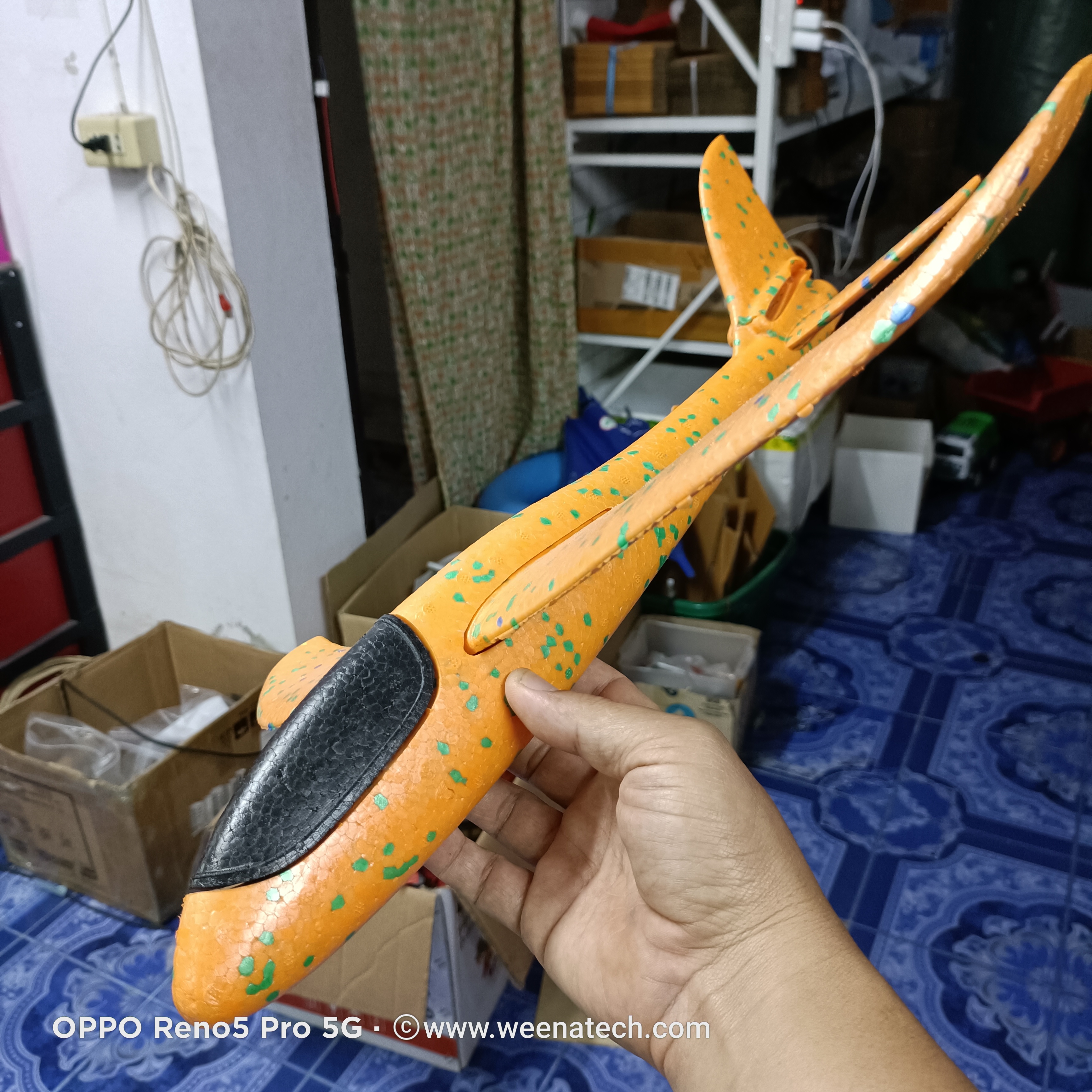 เครื่องบินโฟมสำหรับเด็ก เครื่องบินแบบจับโยนขนาด 48 cm