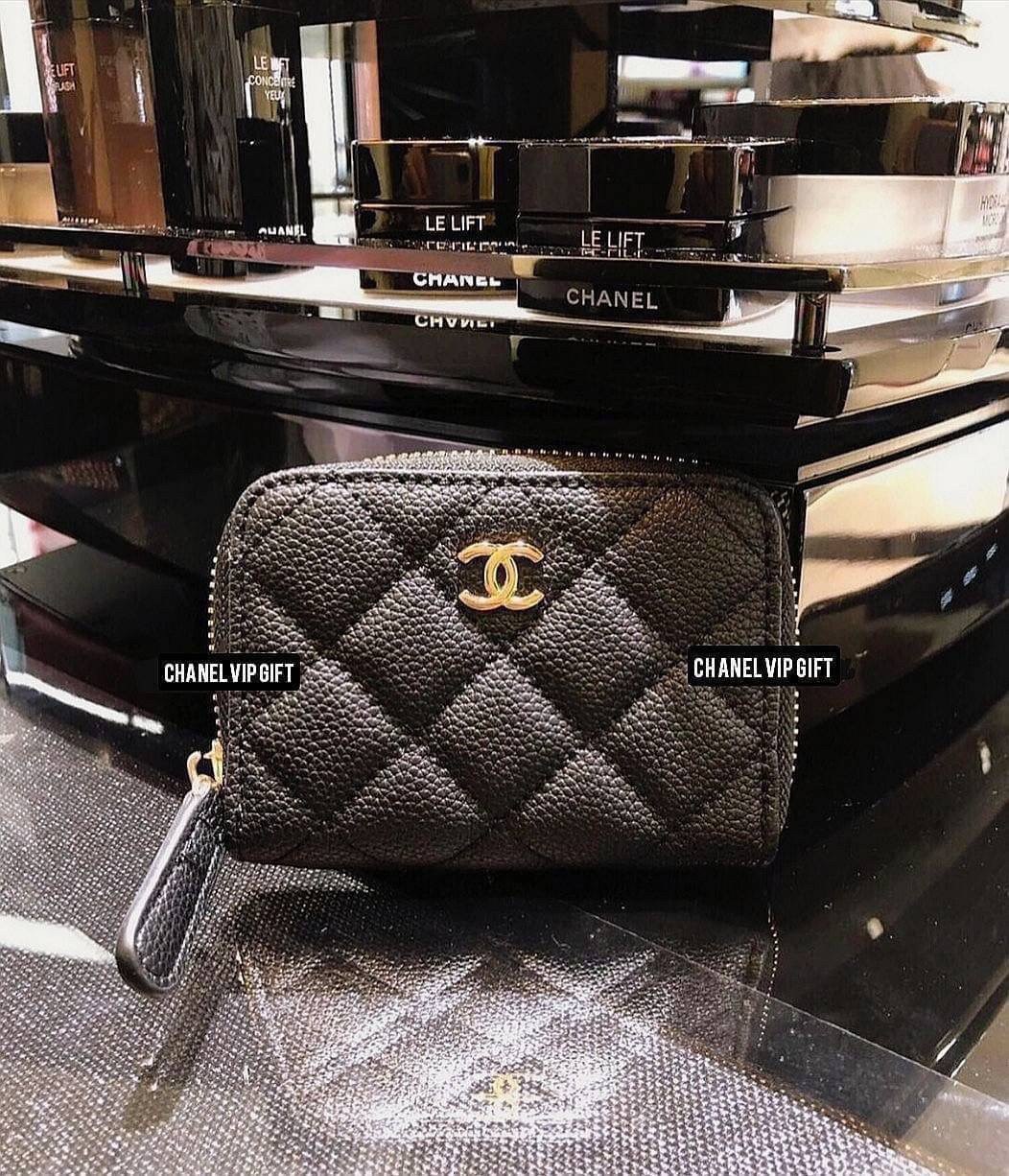 กระเป๋าสตางค์ใบสั้นซิปรอบเรียบรหรูดูแพงแบรนด์เนมชาแนลพรีเมี่ยมกิ๊ฟ Chanel Premium gift-หนังคาเวียร์สีดำอะไหล่ทอง