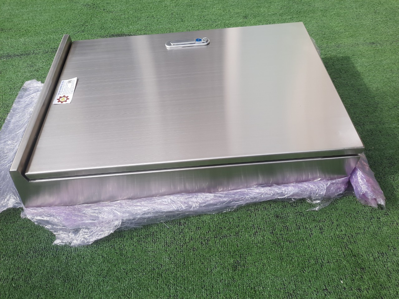 Main LUG 100A ตู้สแตนเลส 304 มีหลังคาสโลป W450xH650xD152mm. (36ช่อง)