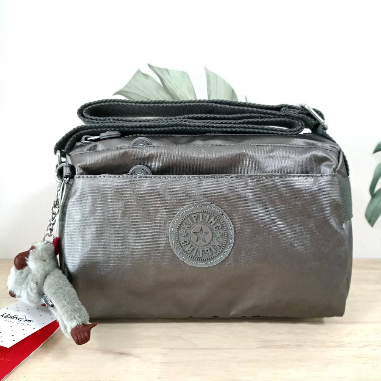 กระเป๋าสะพายแบรนด์เนมคิปลิงค์สีเทาเข้ม Kipling mini Bag