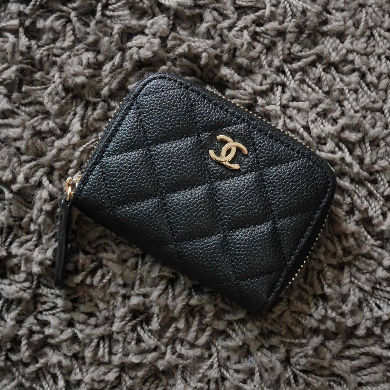 กระเป๋าสตางค์ใบสั้นซิปรอบเรียบรหรูดูแพงแบรนด์เนมชาแนลพรีเมี่ยมกิ๊ฟ Chanel Premium gift-หนังคาเวียร์สีดำอะไหล่ทอง