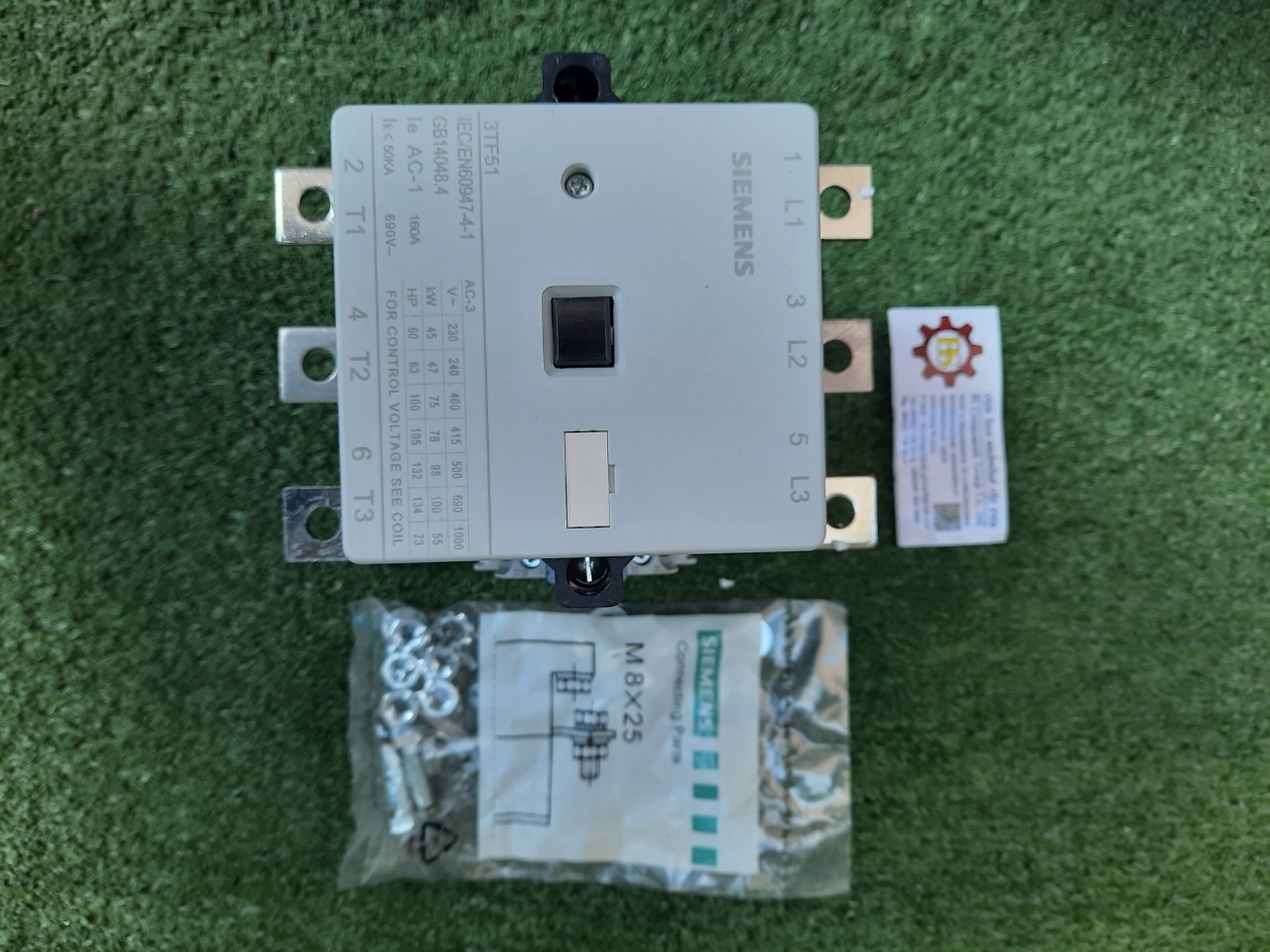 SIEMENS : 3TF5122-0XP0 Contactor AC 50 HZ, coil230/220 V AC3 400 V 140 A 75 kW AUX. contacts: 2 NO + 2 NC size 6 screw connection