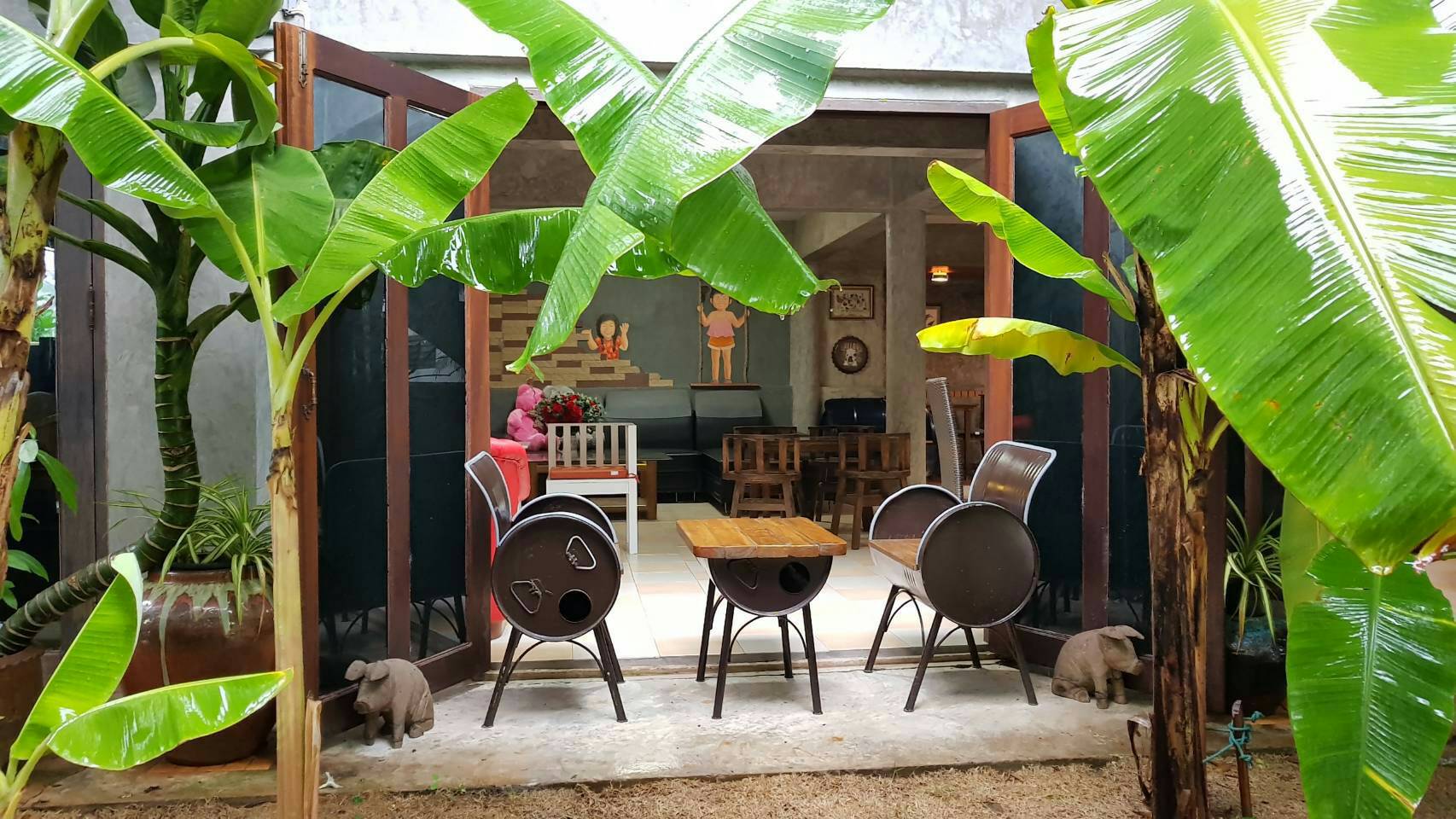 ขายบ้านพร้อมที่ดินและกิจการบ้านอุ่นรักร้านอาหาร+ร้านกาแฟ+ห้องพักรายวันใจกลางอ.เมืองหนองคายพร้อมอุปกรณ์เครื่องใช้ เฟอร์นิเจอร์ครบครันเหมาะสำหรับผู้รักในการทำธุรกิจ