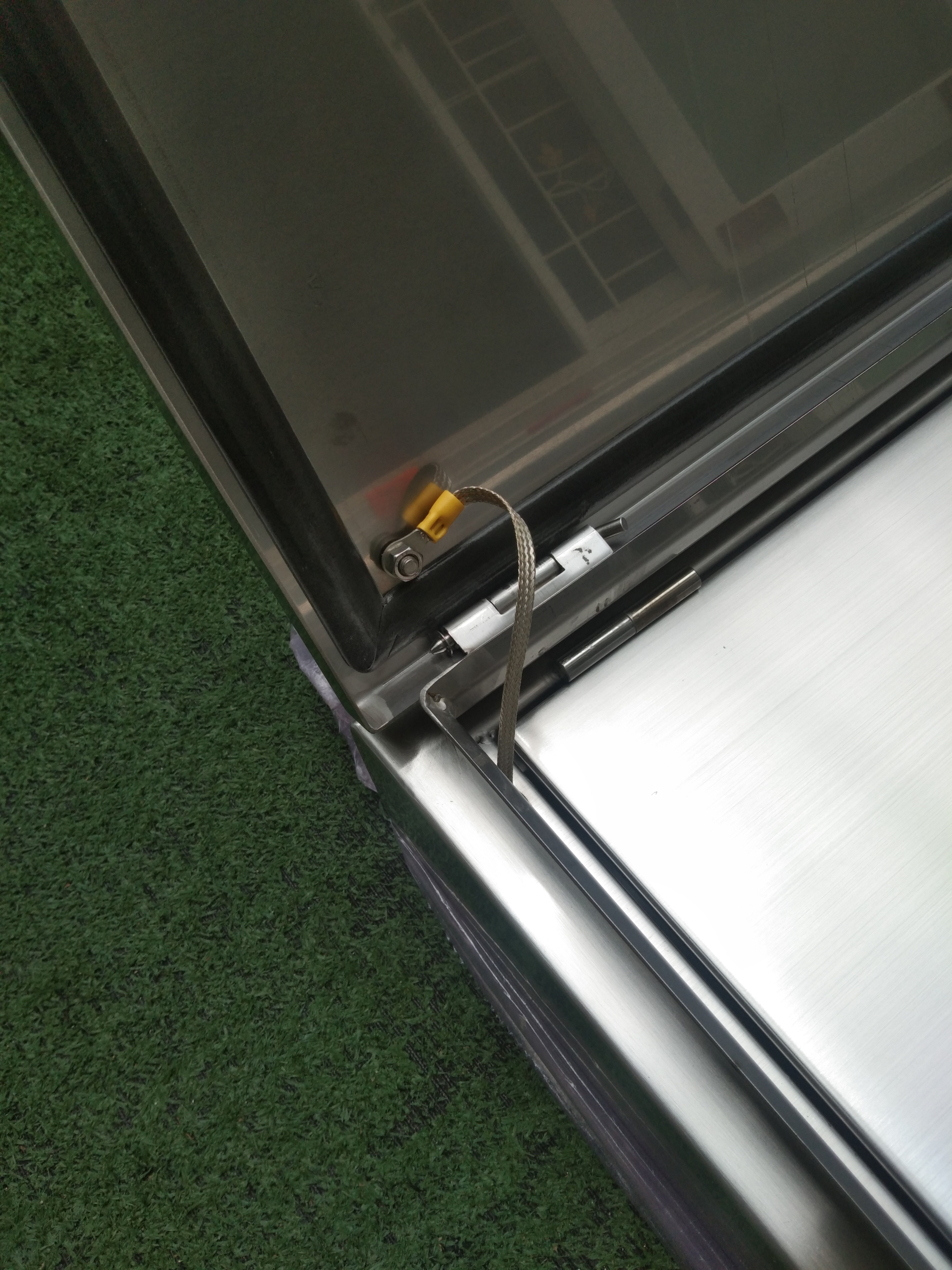 Main LUG 250A ตู้สแตนเลส 304 มีหลังคาสโลป W450xH800xD152mm. (36ช่อง)