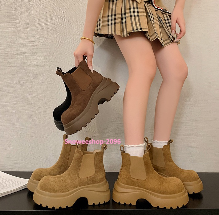 เที่ยวต่างประเทศให้ลุคปังตั้งแต่ก้าวแรก รองเท้าบูทมาร์ตินทรงสวย ใส่แล้วดูขายาวเพรียว แมตช์ง่ายทุกลุค กันน้ำ เดินสบาย เพิ่มความสูงแบบเนียน ๆ เที่ยวได้ทั้งวันไม่ปวดเท้า มี 4 สี | ไซส์ 35-40