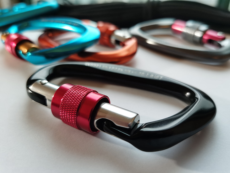 คาราบิเนอร์รูปทรงตัวดี ชนิดล็อคอัตโนมัติ Carabiner D Shape