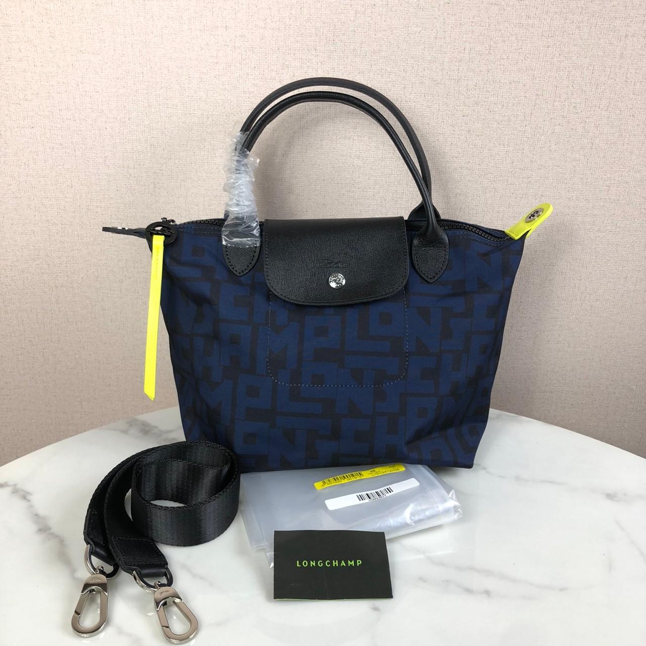 กระเป๋าสะพายไฮโซเรียบหรูดูแพงแบรนด์เนมลองฌอมป์สีน้ำเงินกรมหูสั้น Size S LONGCHAMP LE PLIAGE LGP TOP HANDLE BAG S