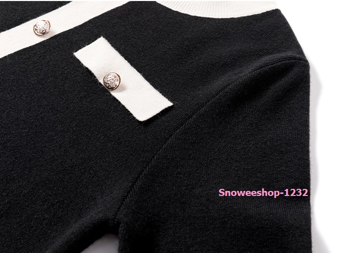 เดรสคนอ้วน เดรสไหมพรมบิ๊กไซส์ เดรสสาวอวบแขนยาว เดรสคนอ้วนสไตส์เกาหลีใส่ทำงาน ใส่เที่ยว ผ้านิ่มมาก ไม่คัน แต่งขาวสลับสีดำ กระดุมคู่หน้า ไม่อ้วนก็ใส่ได้แบบหลวมๆ อกขยายได้อีก