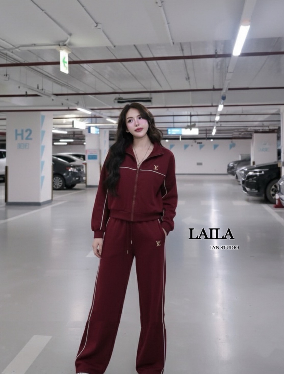 Tag: LAILA Detail:Setเสื้อสเวตเตอร์+กางเกง งานสเวตเตอร์แขนยาวผ้าวอล์มอย่างดีแต่งจั้มปลายแขน แต่งลายขีดขาดอกและช่วงอกกับหน้าขาแต่งปักโลโก้แบรนLVงานสวยมากค่า มาพร้อมกางเกงขายาวปลายขาแต่งปล่อยๆแต่งลายแถบมีเชือกผูกเอว ลุคนี้ใส่ได้ทุกโอกาสค่าาาา #ชุดเซ็ท #byla