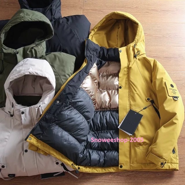เสื้อแจ็คเก็ตฮู้ดผ้าฝ้ายซับในสะท้อนแสง กันหนาว กันลม กันหิมะแบบครบเครื่อง ดีไซน์แมนๆ สายลุยต้องมี ดีไซน์แมนๆ สายลุยต้องมี ปรับกระชับได้ทั้งฮู้ดและชายเสื้อ ซับในสะท้อนแสง เพิ่มความปลอดภัยในที่มืด มี 4 สี