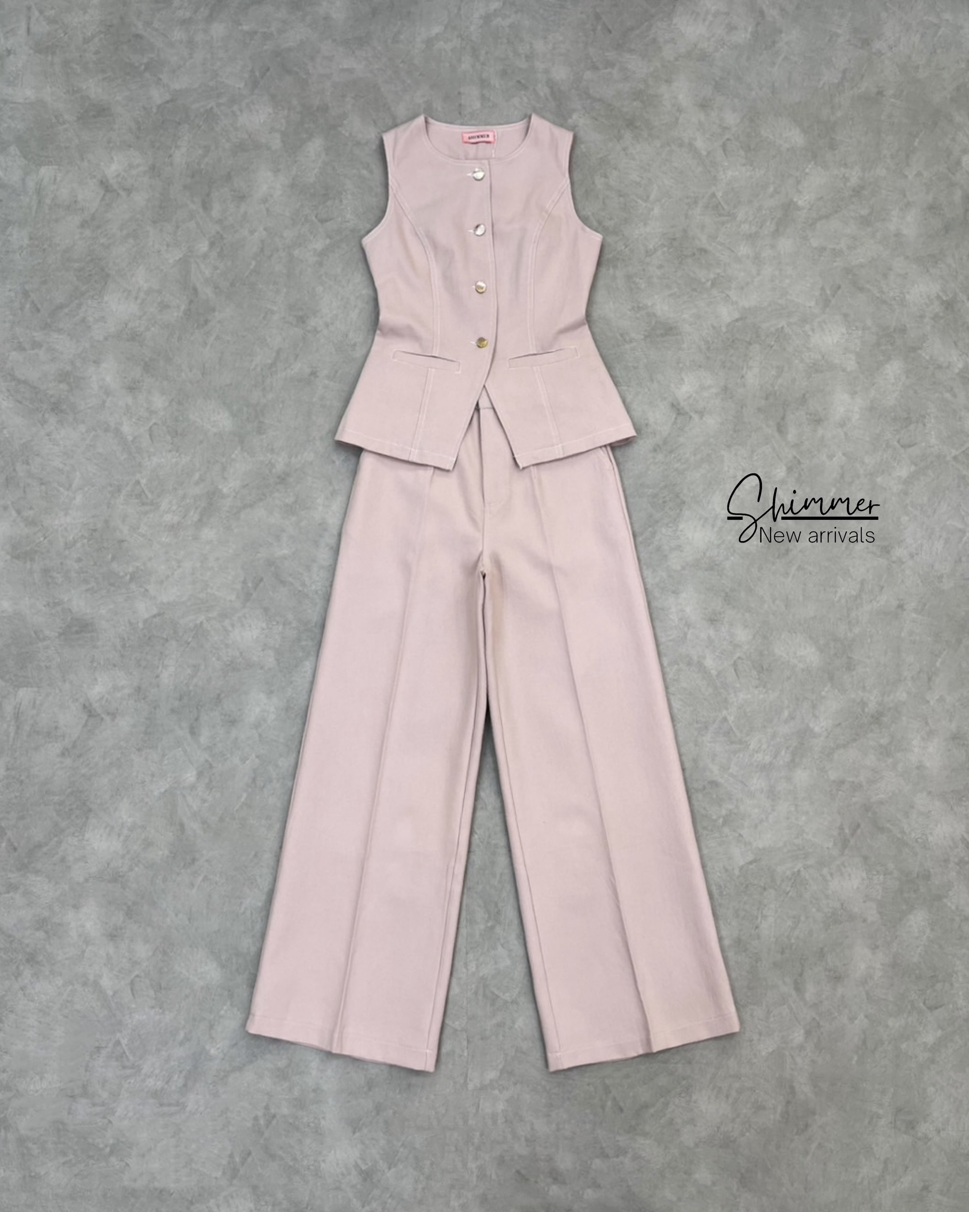 SET • Detail : เสื้อคอกลมงานกระดุมหน้าเนื้อผ้าเดนิ+ กางเกงขากระบอกซิปหน้า