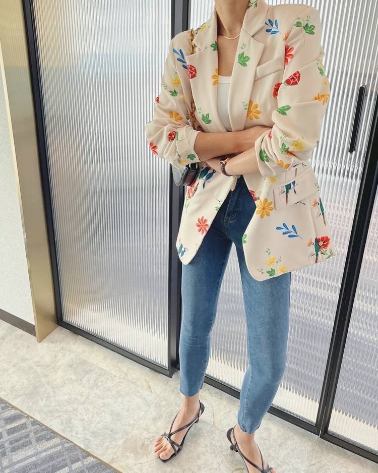 เสื้อสูทแขนยาวพิมพ์ลาย ดอกไม้สีสวย งานมีซับใน อย่างดีรับประกันคุณภาพ