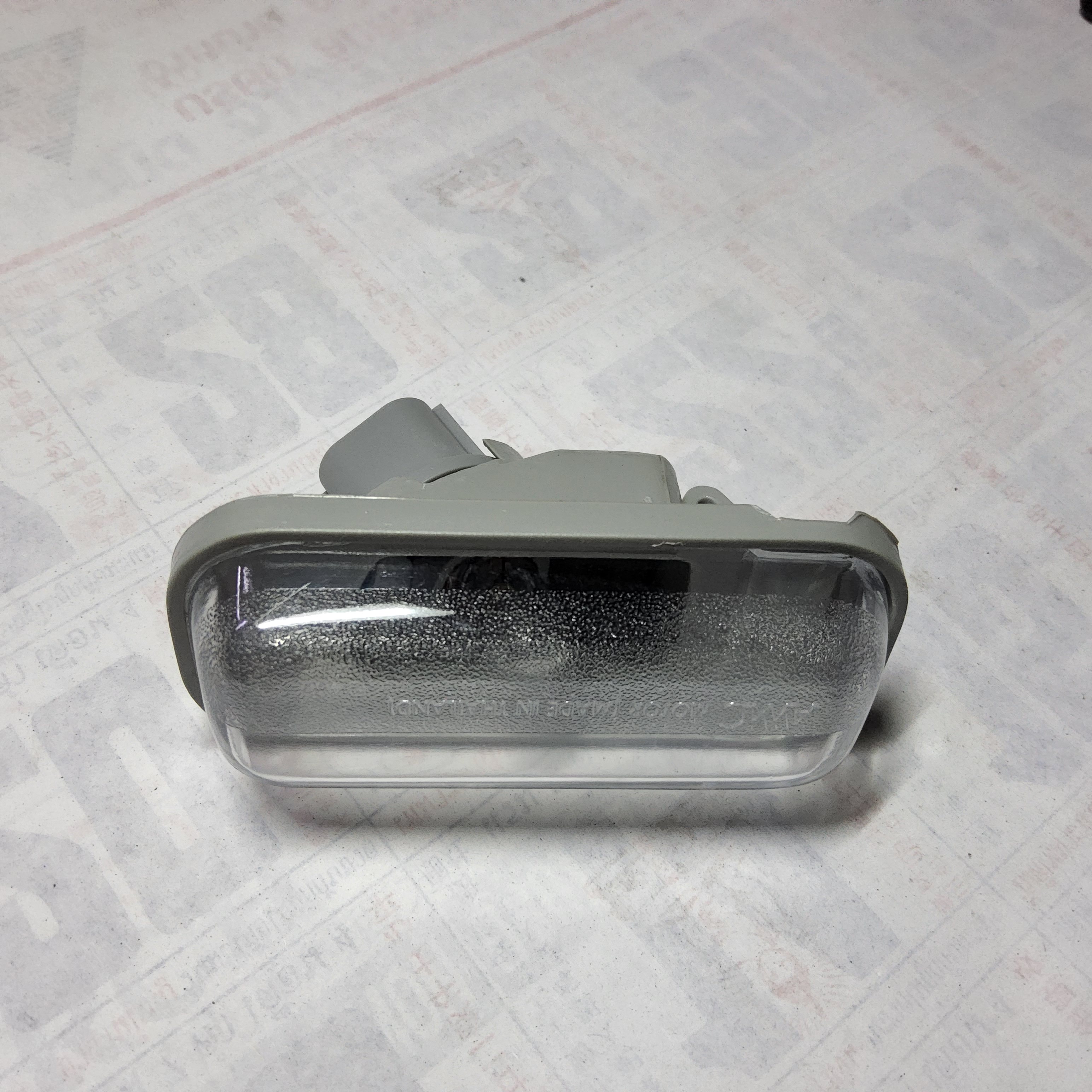 ไฟส่องป้าย ISUZU TFR , D-MAX 2003 12V เกรดA ใช้ได้ทุกรถ ดัดแปลง ขนาด 77×35 มม. อันละ