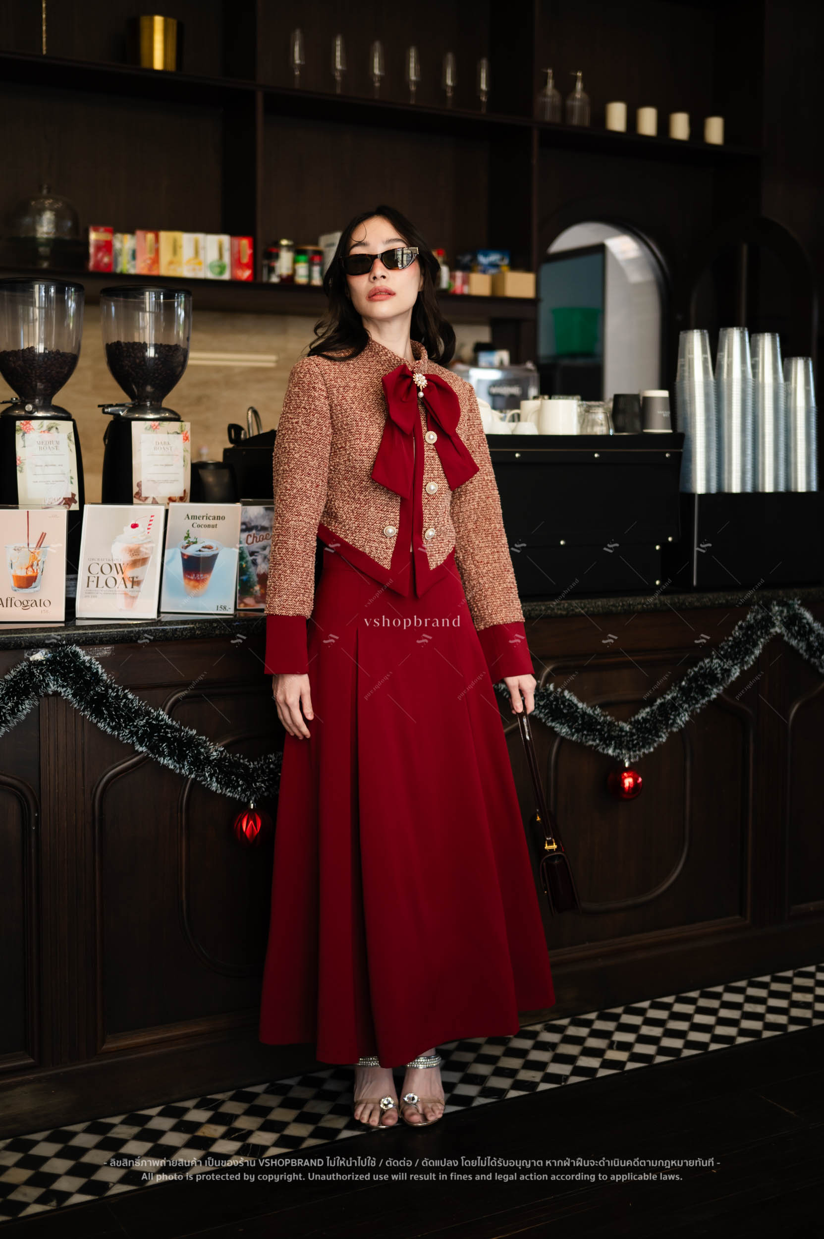 Set เสื้อผ้าทวิตกระดุมทอง+กระโปรงยาวจับจีบ+เข็มกลัดโบว์