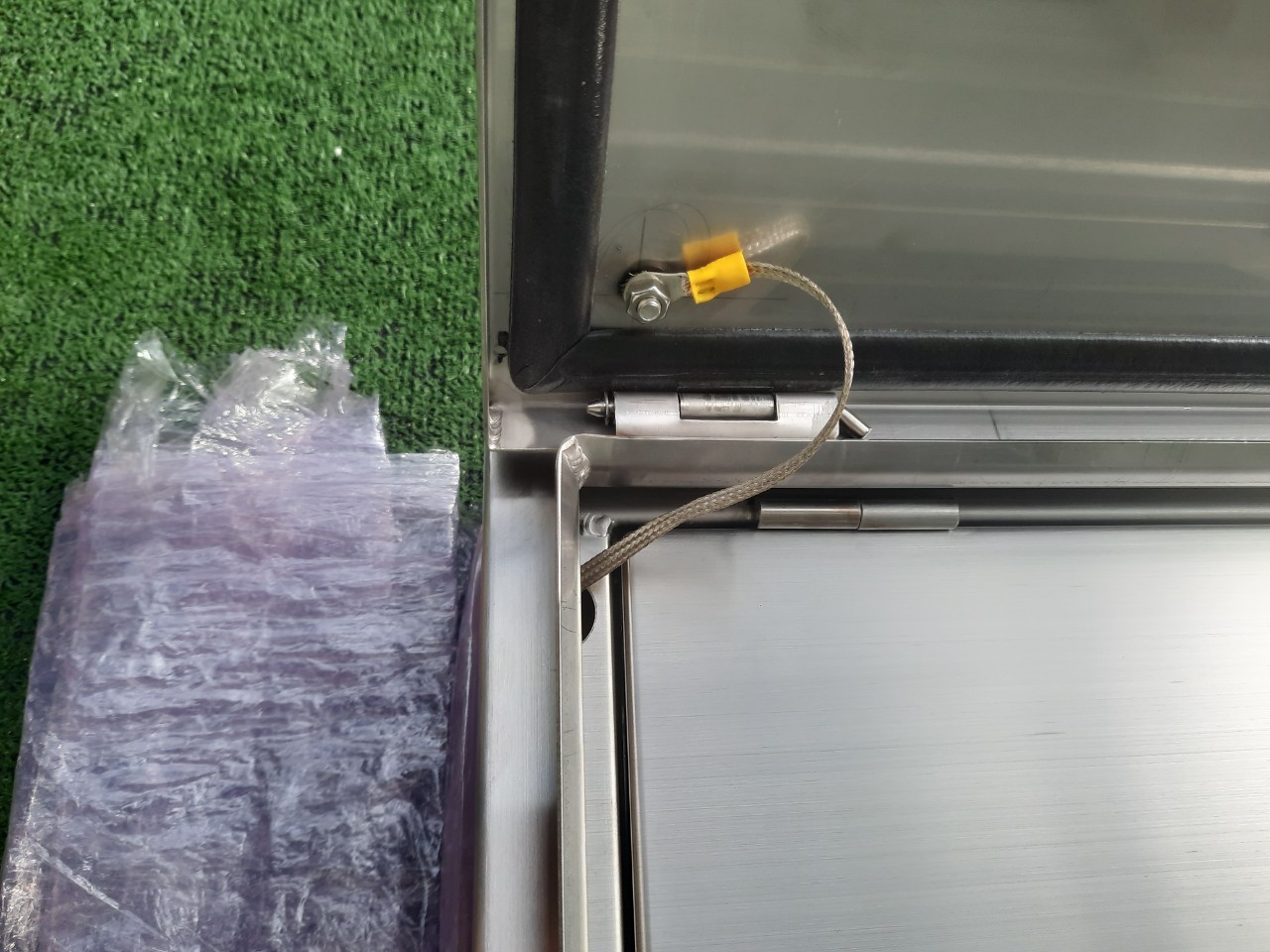 Main LUG 100A ตู้สแตนเลส 304 มีหลังคาสโลป W450xH650xD152mm. (36ช่อง)