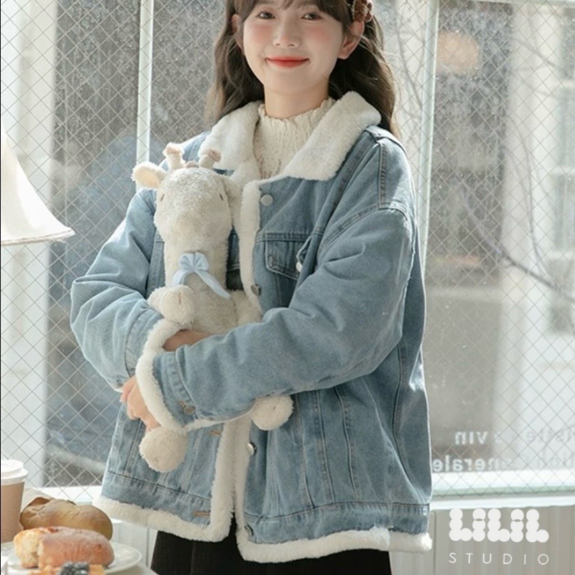 เสื้อแจ็คเก็ตยีนส์ด้านในขนนุ่มดีสุดอุ่นสุดใส่ได้2ด้านเก๋ๆ กระเป๋าข้างมืออุ่นด้วย พร้อมส่งเลยค่ะ