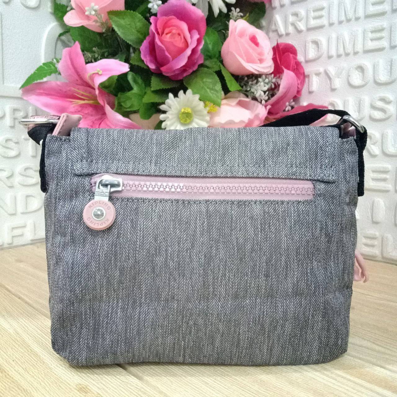 กระเป๋าสะพายไฮโซเท่ห์ๆ เก๋ๆ แบรนด์เนมคิปลิ้งค์สีดำ สีเทา สีแดง KIPLING SABIAN CROSSBODY MINI BAG