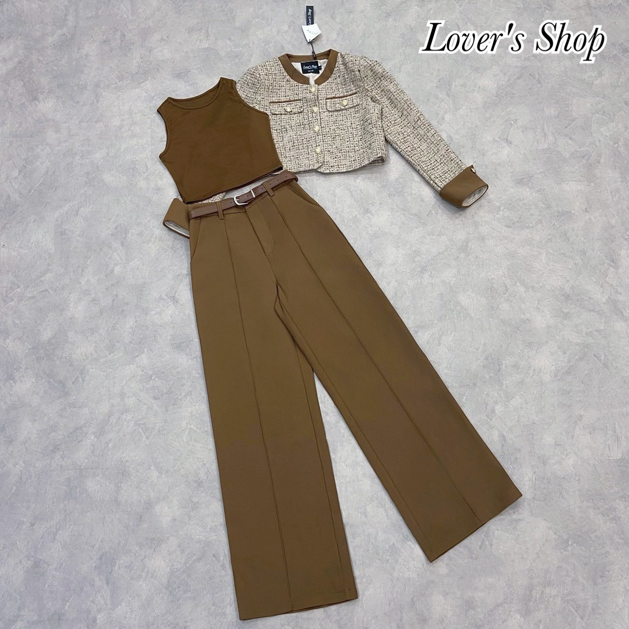 Teg : Lover’s Shop Detail : รุ่นขายดี สีใหม่เข้าเพิ่มแล้วค้า Set 4ชิ้น (เสื้อคลุม+เสื้อแขนกุด+กางเกง+เข็มขัด) คุ้มสุดๆค้าาา ดีเทลเสื้อแขนยาวเนื้อผ้าทวิตทอลายในตัว มาพร้ามเสื้อกล้ามสีขาวผ้ายืดตามตัว แม็ทกับกางเกงขายาวทรงเอวสูงเนื้อผ้าสูทอัดกาว มีซับใน เนื้