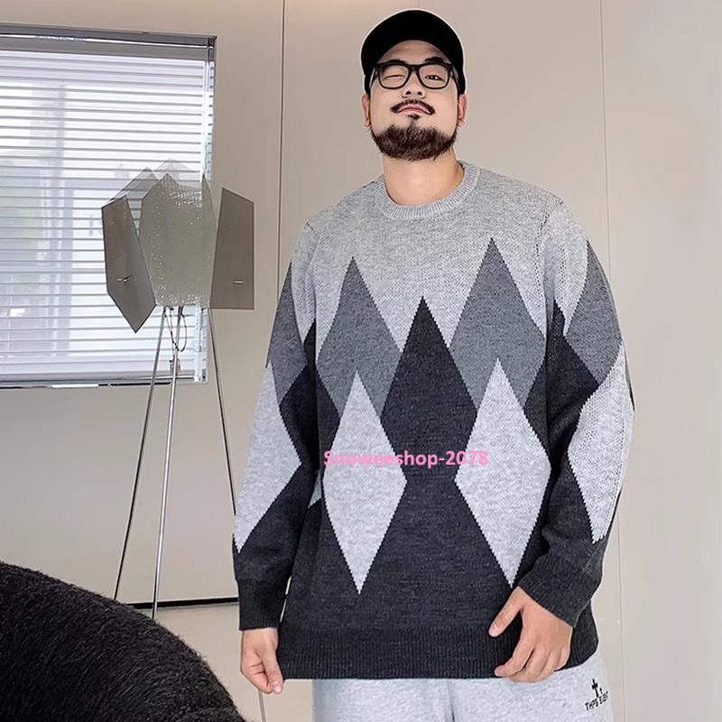 อากาศหนาวแค่ไหน…ก็ยังดูดีได้ เสื้อสเวตเตอร์ไหมพรมทรงหลวม ใส่ได้ทั้งผู้ชายและผู้หญิง ดีไซน์เรียบแต่ดูแพง ผ้านุ่มไม่คัน อุ่นกำลังดี เหมาะสุดๆ สำหรับทริปเที่ยวต่างประเทศ ไซส์ใหญ่พิเศษ 2XL–8XL จะใส่เดี่ยวๆ ก็ดูแฟ ใส่คู่กันก็อบอุ่นหัวใจ มี 2 สีคลาสสิก ใส่ง่าย