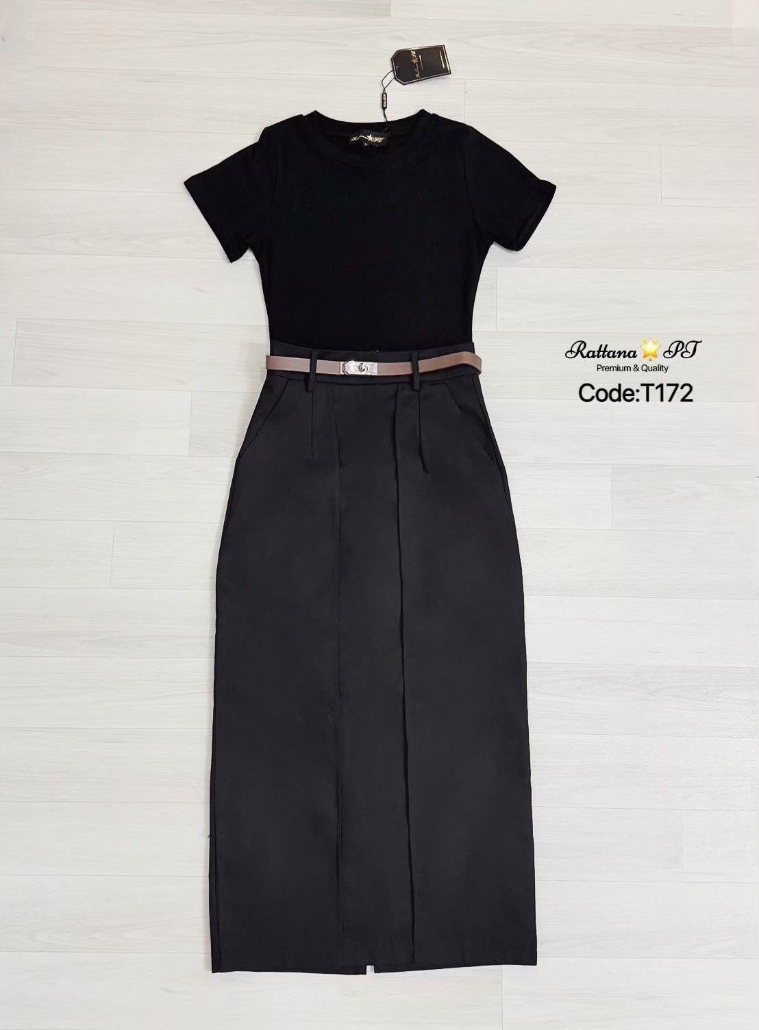 เซต3ชิ้นเสื้อ+กระโปรง +เข็มขัด เรียบหรูดูแพงสวยมาก เสื้อผ้ายืดได้ ใส่คู่กับกระโปรงเอวสูง ผ่าด้านหลัง มีซิบด้านหลัง เนื้อผ้าดีมีซับใน มีเข็มขัดใส่คู่คุ้มมากเซตนี้ ใส่เที่ยวออกงาน ทำบุญ ใส่ทำงาน ถ่ายรูปร้านกาแฟ
