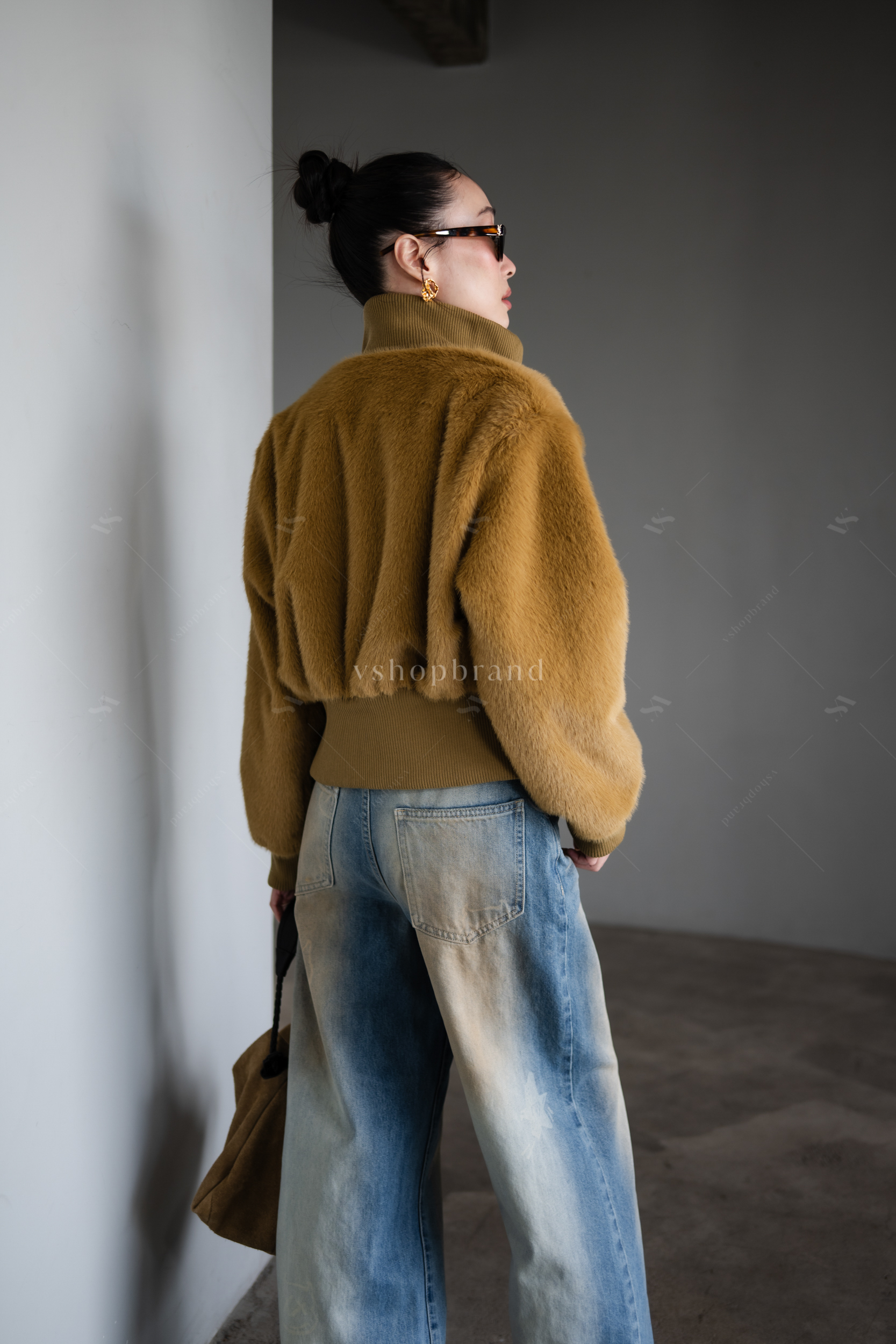 เสื้อคลุมขนเฟอร์ซิปหน้า