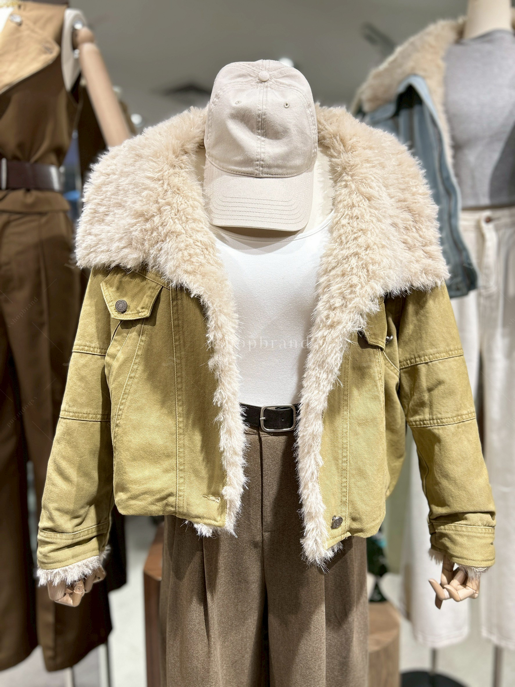 แจ็คเก็ตยีนส์ตีเกร็ดหน้า ปกเฟอร์