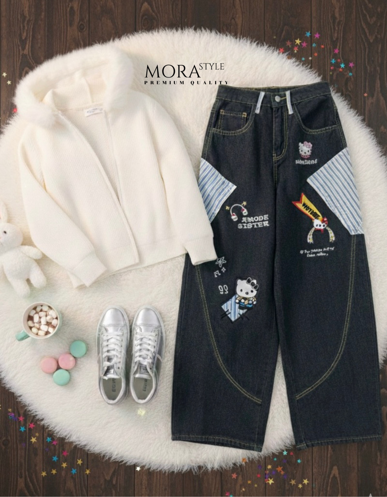 เซ็ท 2 ชิ้น กางเกงยีนส์เอวสูงขากระบอกใหญ่ทรงหลวมมีสม๊อคด้านหลัง ปักน้องการ์ตูนสุดน่ารัก แต่งกระเป๋าลายสก๊อตสีฟ้า มาพร้อมกับเสื้อไหมพรหมแขนยาวแต่งขนเฟอร์ช่วงคอมีซิปรูดด้านหน้าผ้ายืดหยุ่นใส่สบายเป็นอีกหนึ่งคอลเลคชั่นหน้าหนาวนี้ที่ต้องมีติดตู้นะคะ