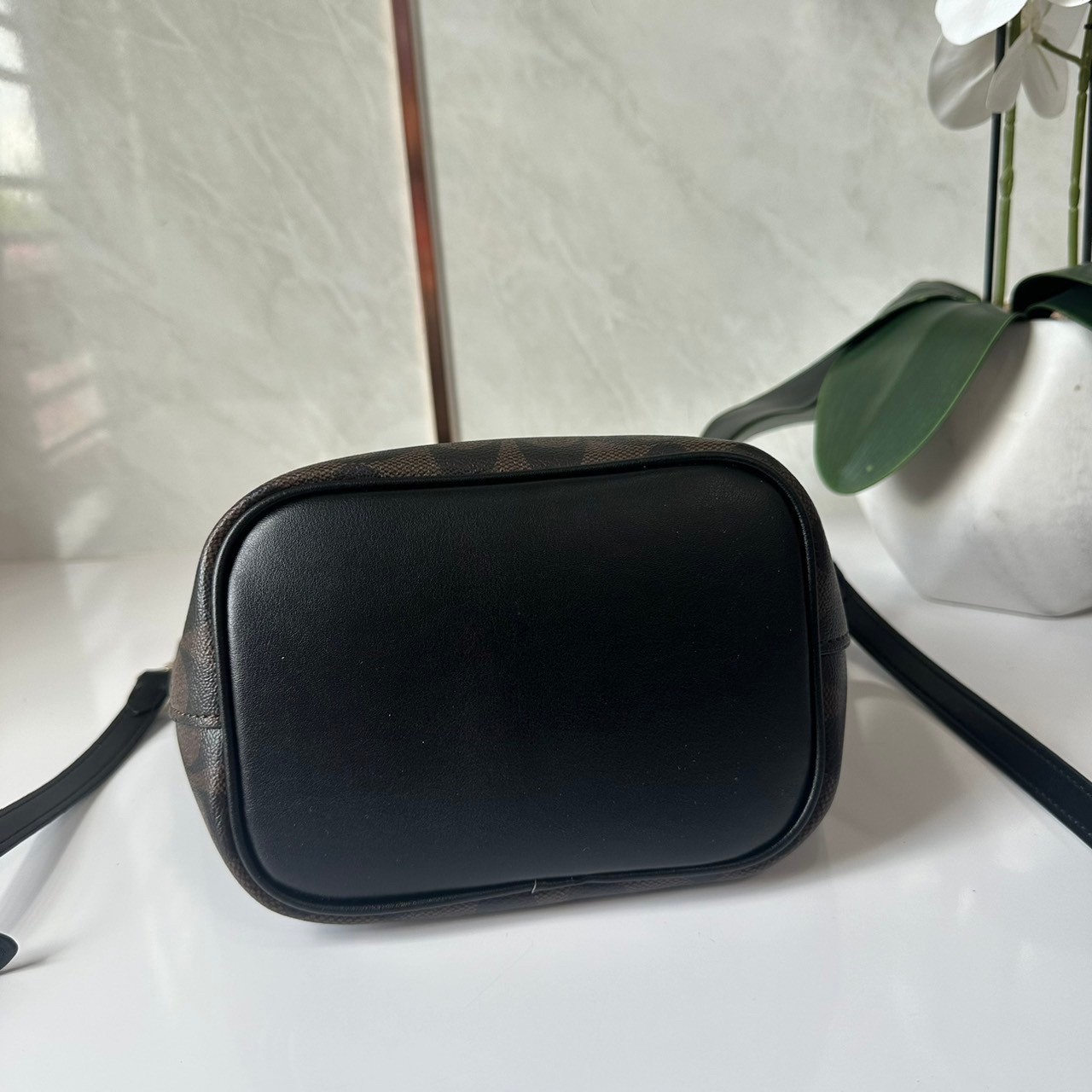 กระเป๋าสะพายไฮโซแบรนด์เนมโค้ชทรงโท้ทขนาด 8 นิ้วสีน้ำตาลดำลาย C COACH HANNA BUCKET BAG (CR256)