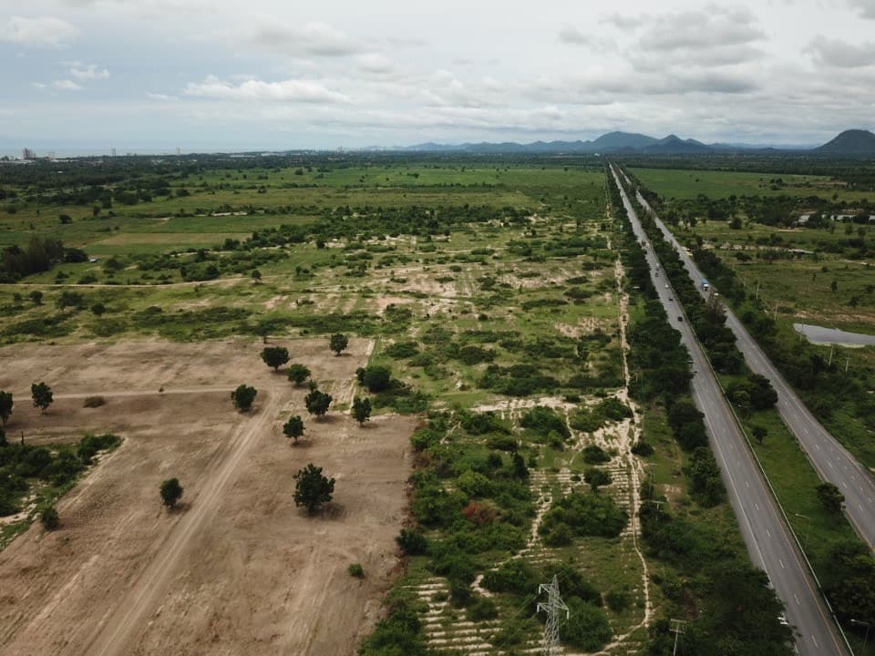 ขายที่ดินราคาถูกอำเภอชะอำถนน บายพาส 6 เลน ชะอำ-หัวหิน-ปราณบุรีเหมาะทำที่ดินจัดสรร,โรงแรม,รีสอร์ทอื่นๆใกล้ตัวเมืองใกล้หาดชะอำบรรยากาศดีเดินทางสะดวกสบาย
