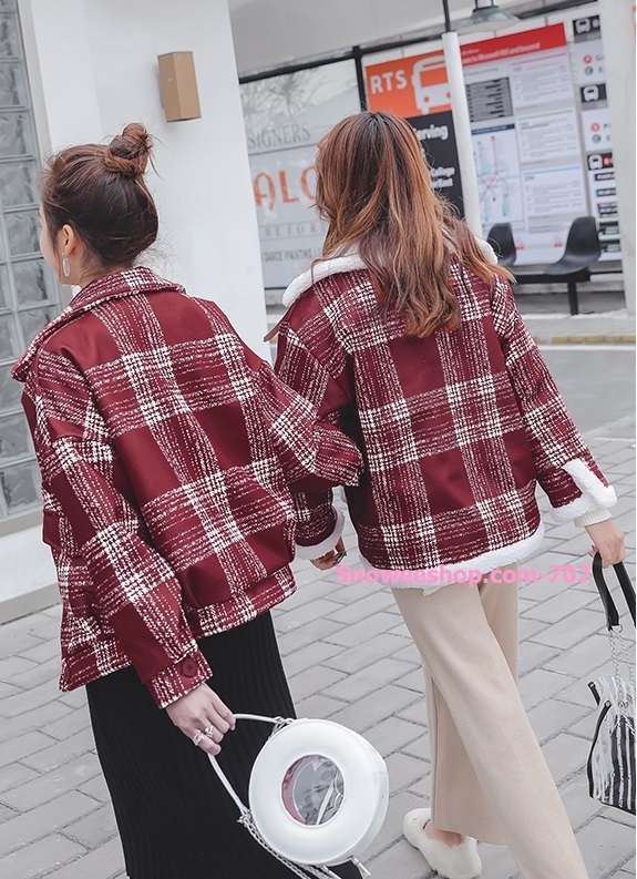 แจ็คเก็ตกันหนาวลายสก็อต ทรงคอตั้งสูงติดเข็มขัด แนวโอเวอไซส์ บุในขนแกะ