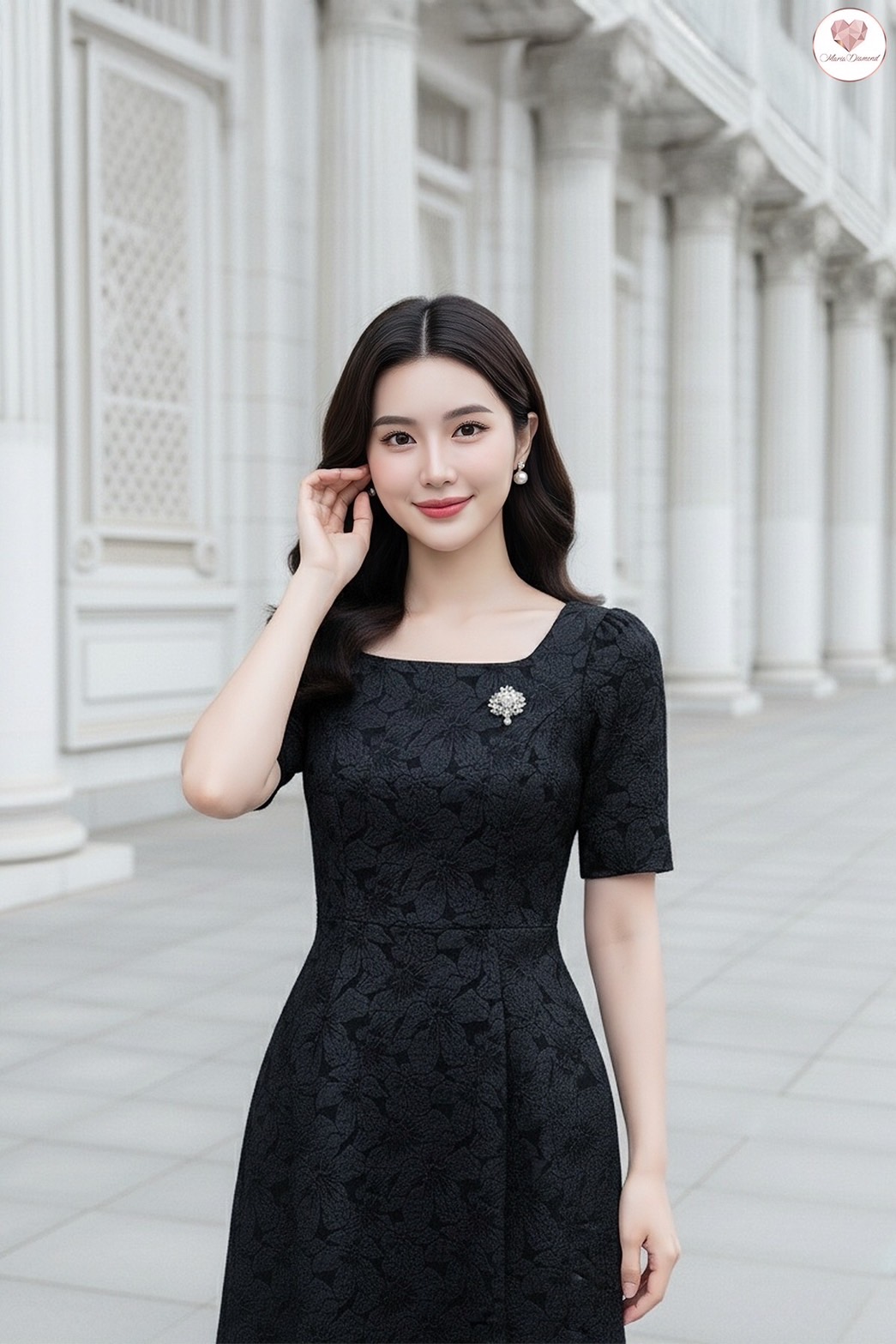 Dress เดรสยาวผ้าลัคชูลายดอกไม้ + เข็มกลัดสีทอง คอกลม ซิปหลัง มีซับใน