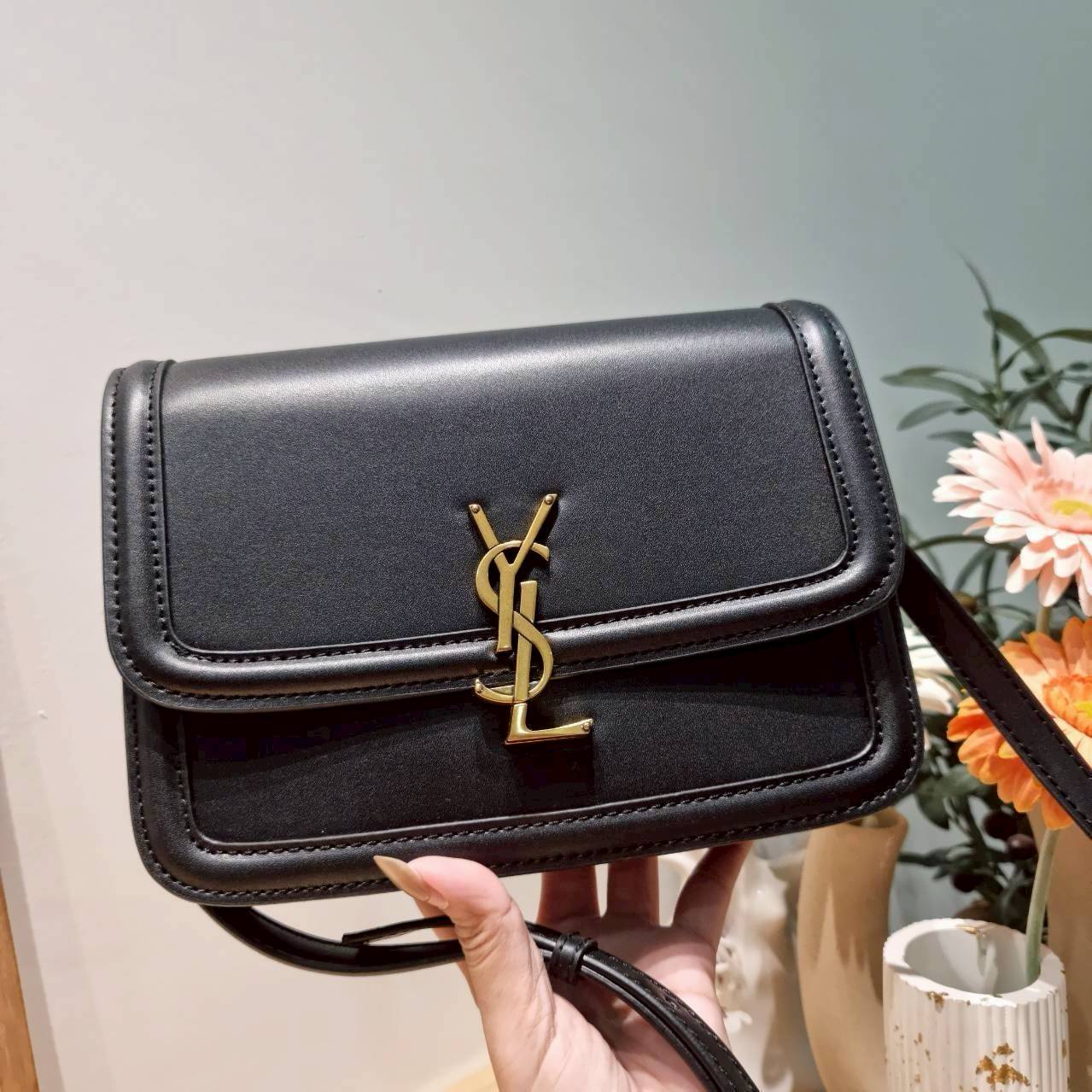 กระเป๋าสะพายไฮโซแบรนด์อีฟแซงค์ขนาด 9 นิ้ว สีดำ สีเบจ อะไหล่ทอง Ysl Solferino satchel in box