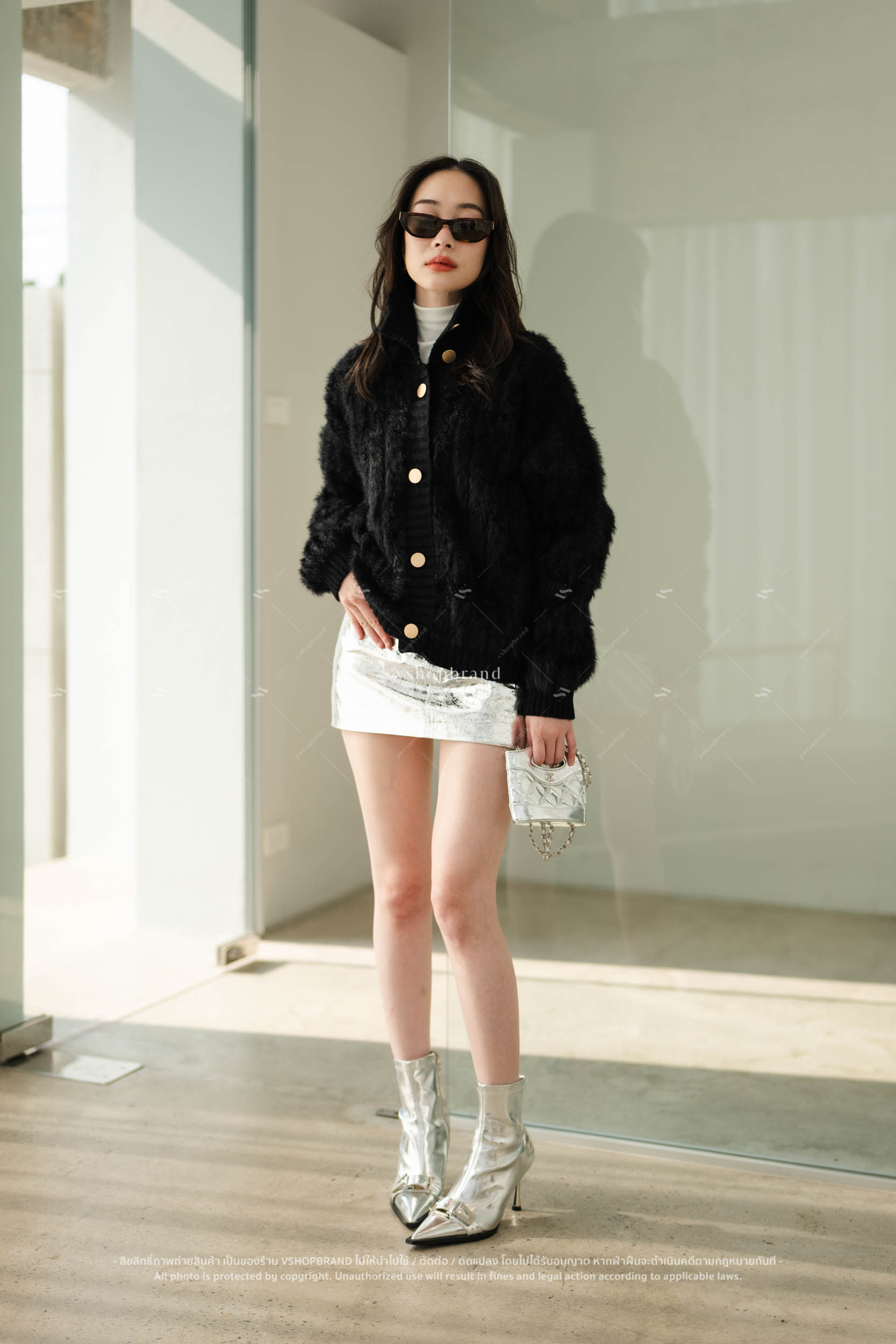 เสื้อกันหนาวไหมพรมคอเต่า แต่งขนๆ