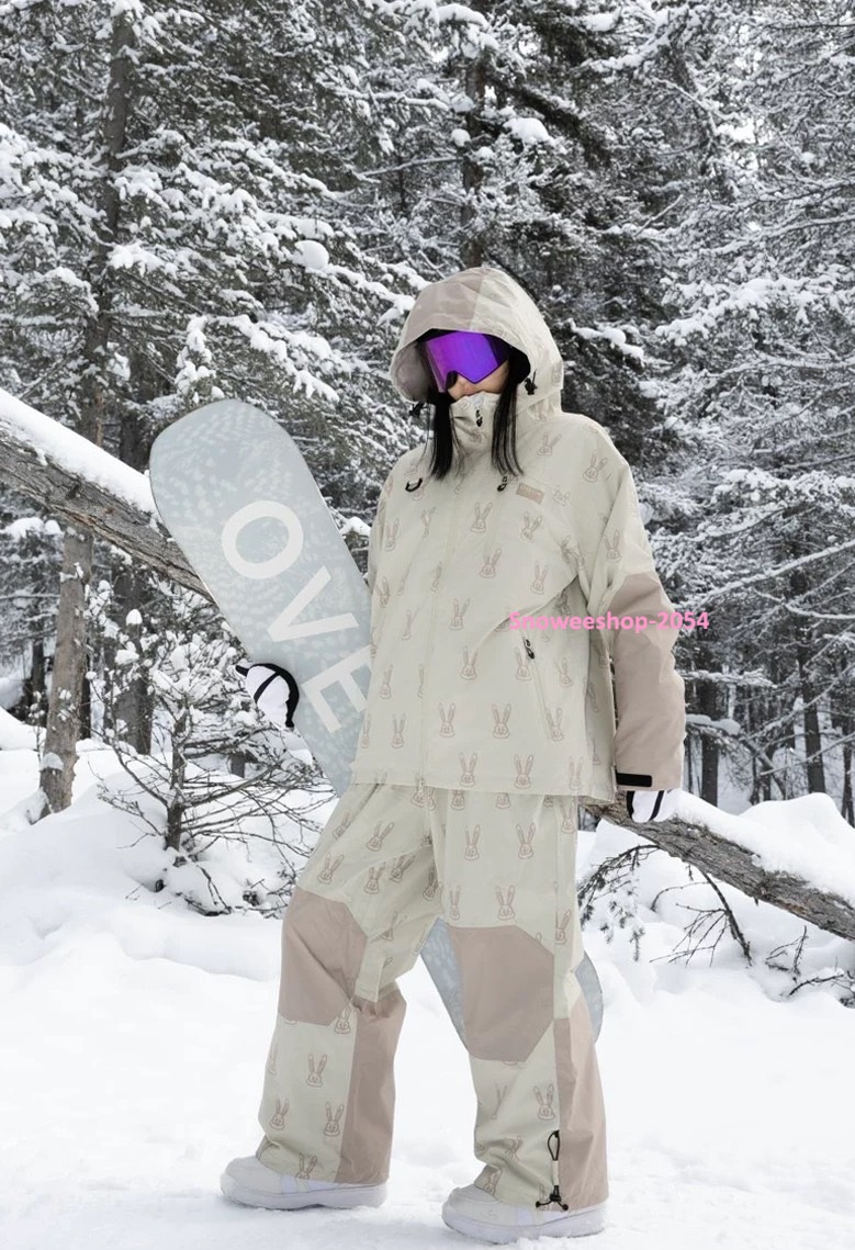 พร้อมลุยทุกลานหิมะ ชุดสโนว์บอร์ด / ชุดสกี กันหนาวระดับมืออาชีพ กันหนาวติดลบ ใส่แล้วอุ่นสบาย กันน้ำ กันลม กันหิมะสุดพลัง ทรง Oversize ใส่หลวมๆ เท่ได้ทั้งชาย & หญิง จะสกี จะสโนว์บอร์ด หรือแค่โพสท่าถ่ายรูป ก็คูลสุดๆ
