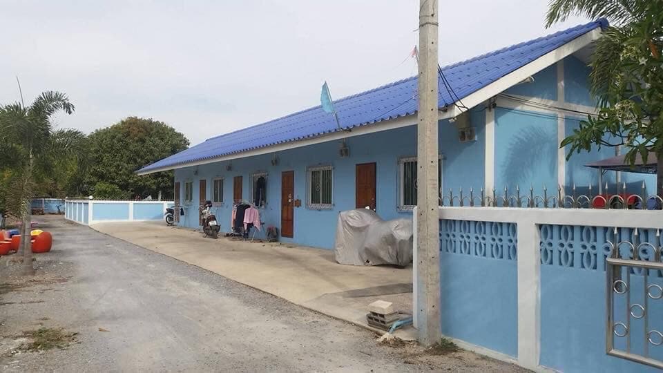 ขายที่ดินพร้อมสิ่งปลูกสร้างบ้านและอาคารห้องเช่าราคาถูก จ.สระบุรีใกล้ ถนนใบพาส ไปโคราชการเดินทางสะดวกสบายเหมาะแก่การลงทุน