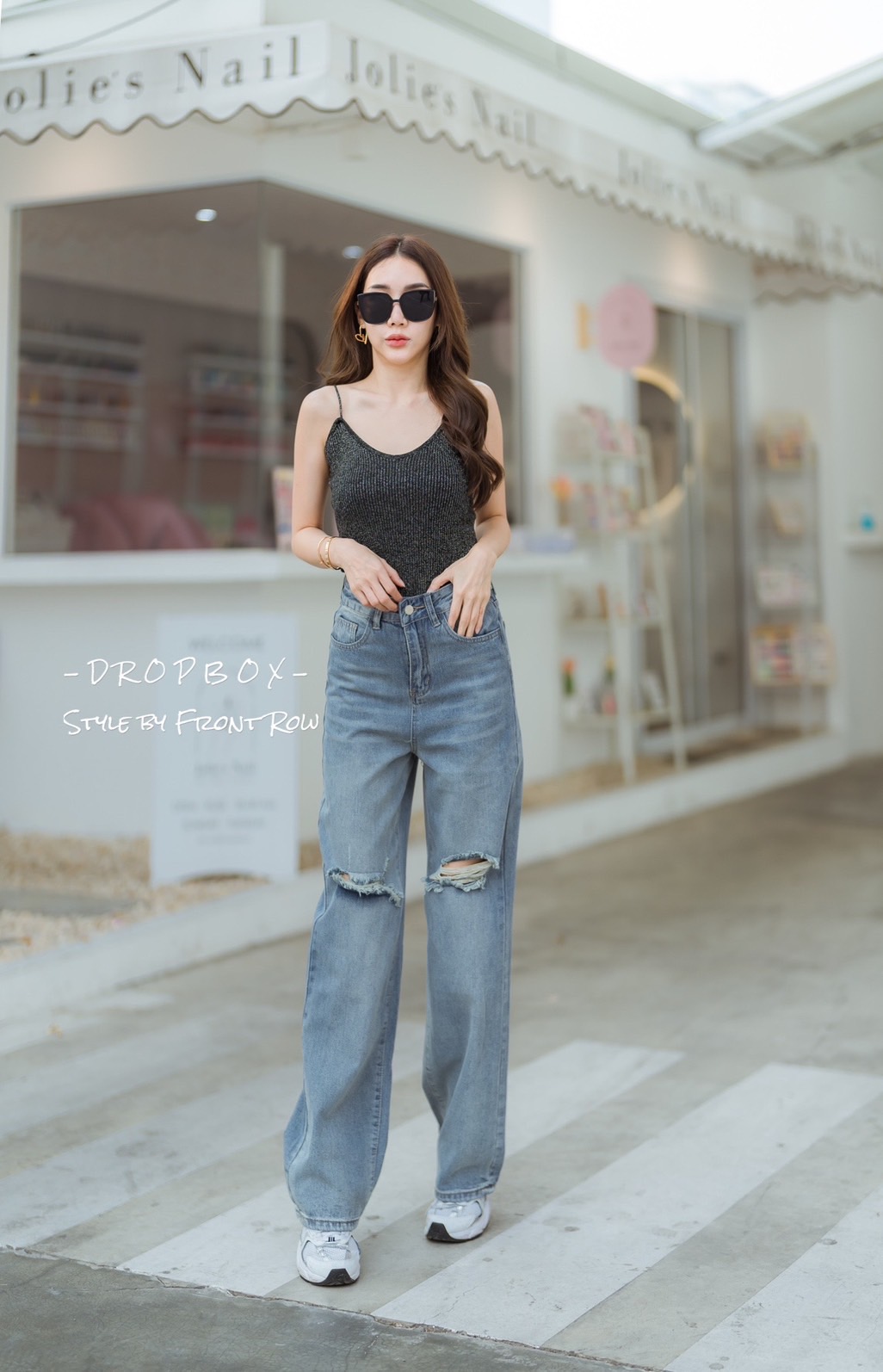DROPBOX Style by Front Row Y2K Washed Jeans กางเกงยีนสทรงกระบอกใหญ่ ผ้ายีนส์ฟอกสีสวยๆเลยคะ ดีเทลเเต่งขาดเข่า รุ่นนี้งานทรงสวยใส่มาเก๋สุดๆ เอวปรกติไม่สูงนะคะรุ่นนี้